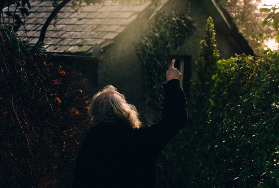 A Voice Above The Linn anh 3