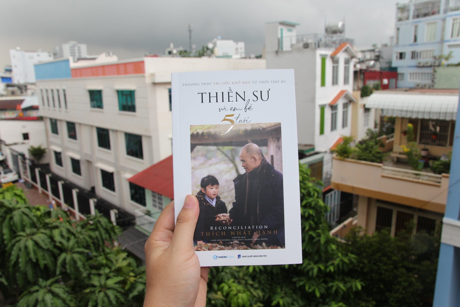 Thien su va em be 5 tuoi anh 1