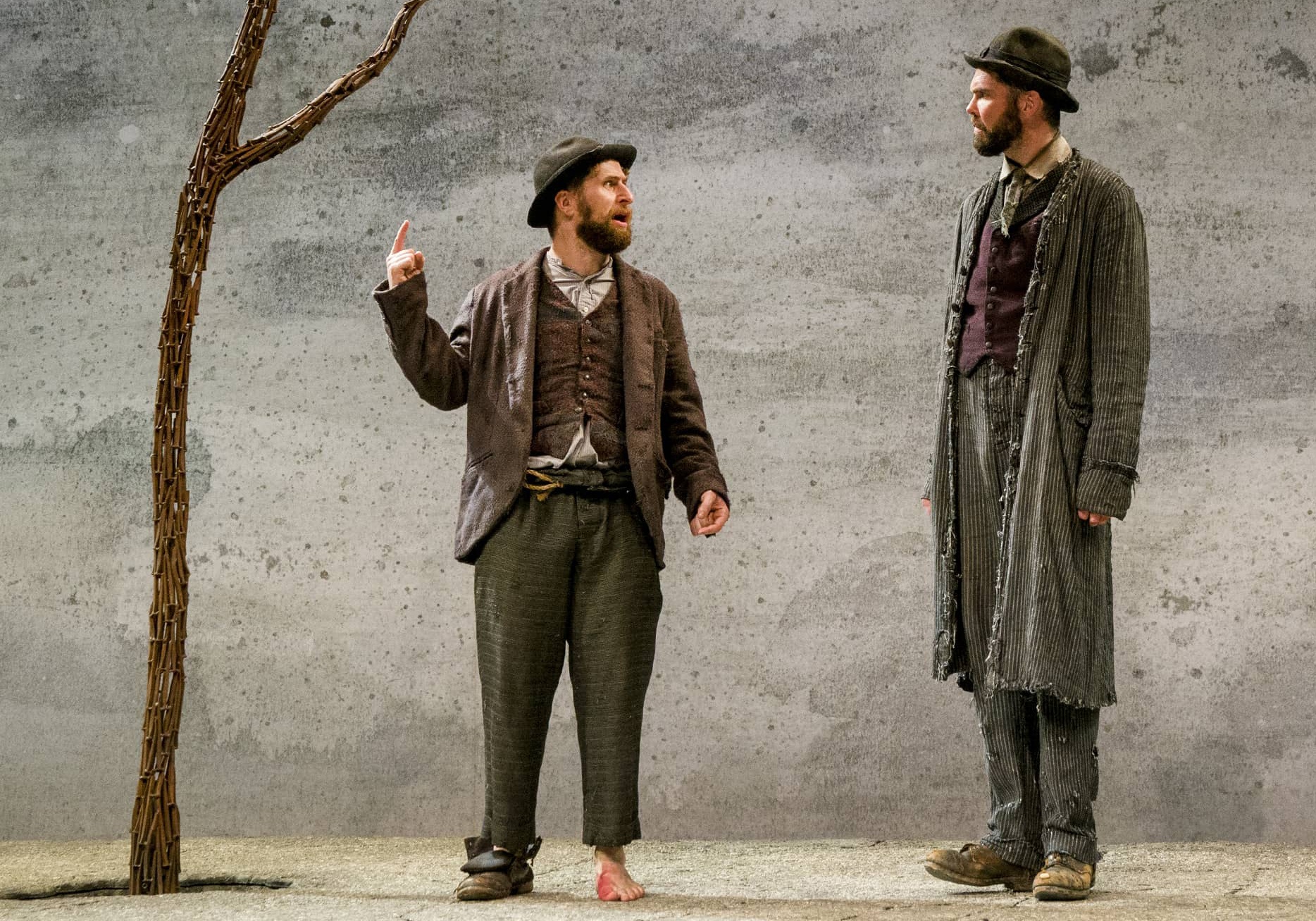 'Trong khi cho doi Godot' va su mo dau cua kich phi ly hinh anh