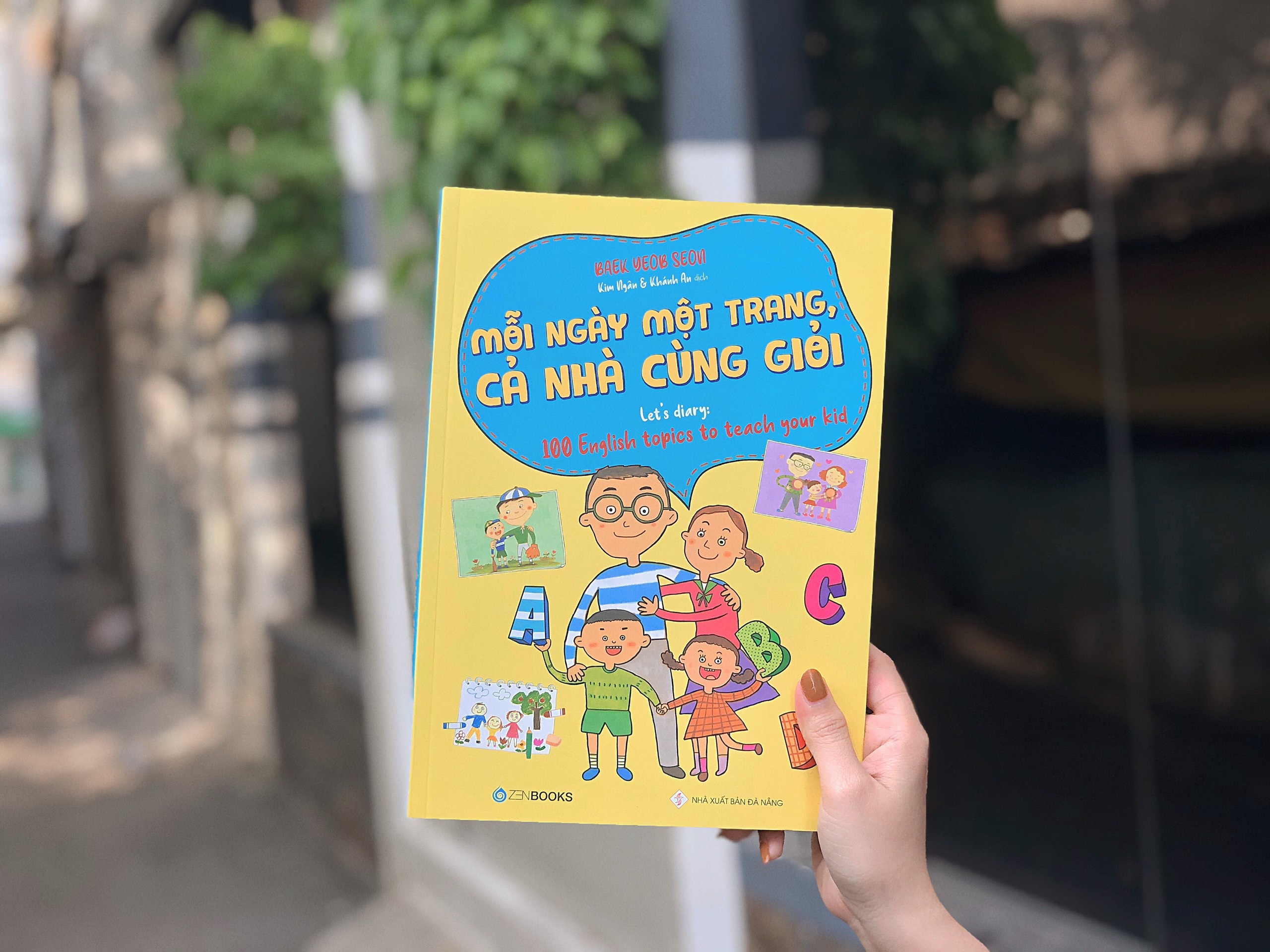 Sach giup tre hoc tieng Anh bang cach viet nhat ky hinh anh