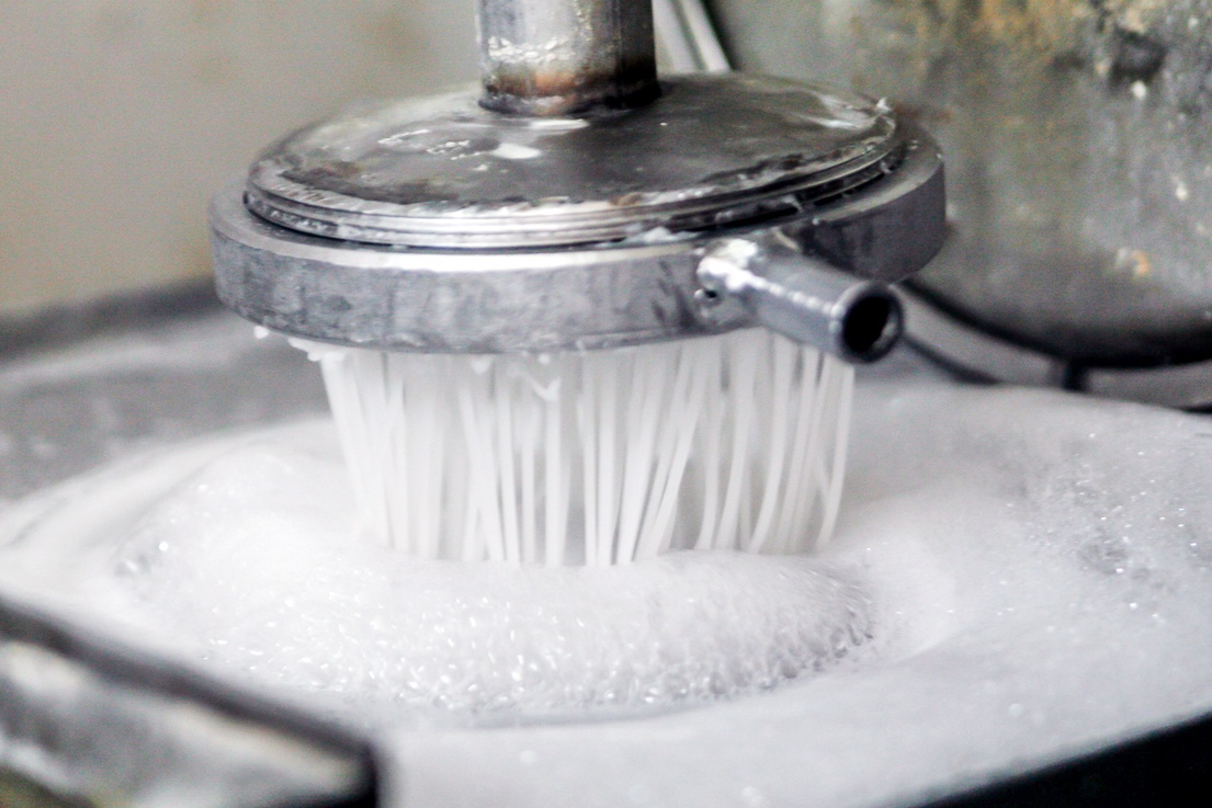 Can canh quy trinh san xuat bun o Ha Noi hinh anh