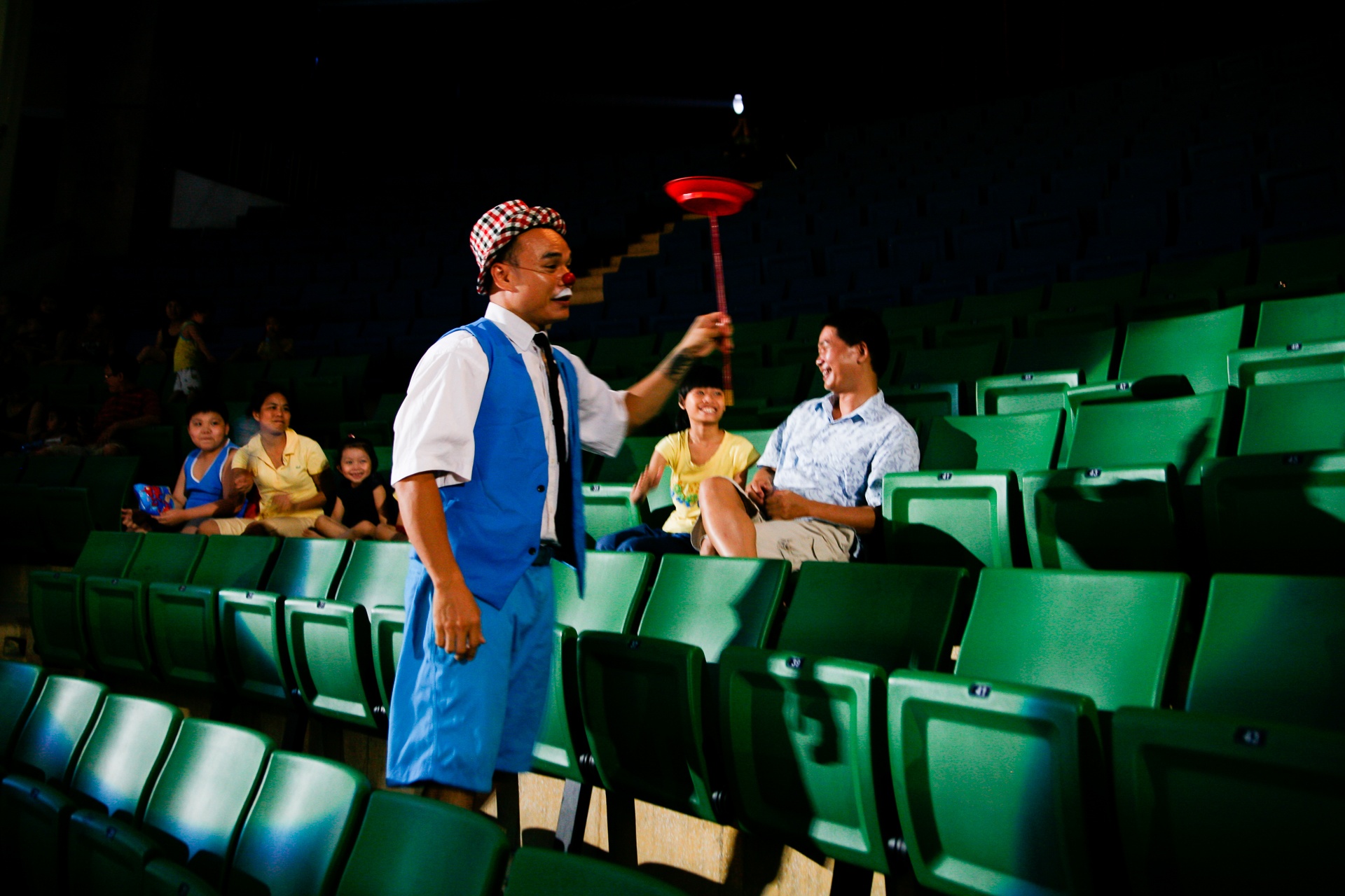 Chuyen doi dien vien xiec he anh 15