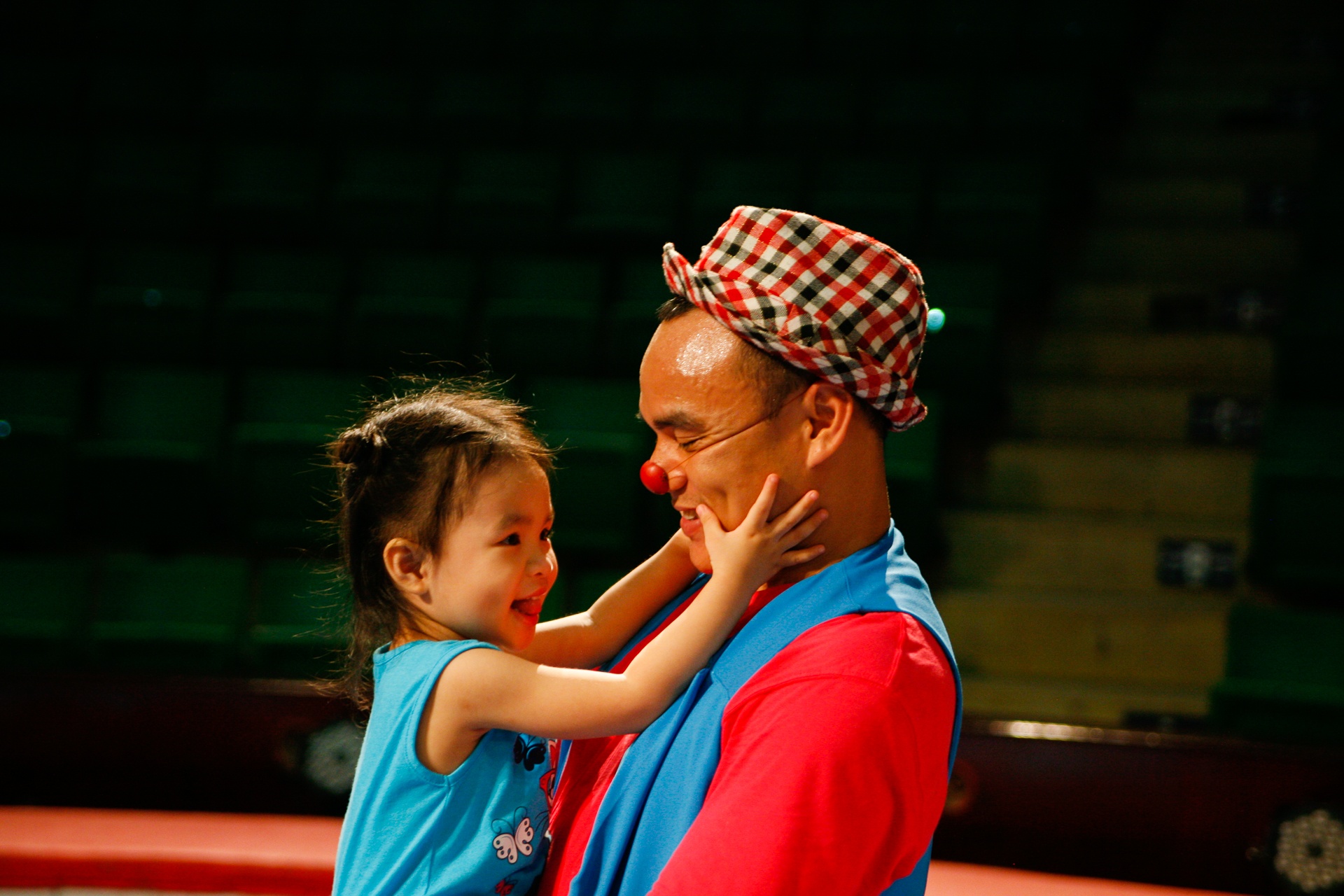 Chuyen doi dien vien xiec he anh 17