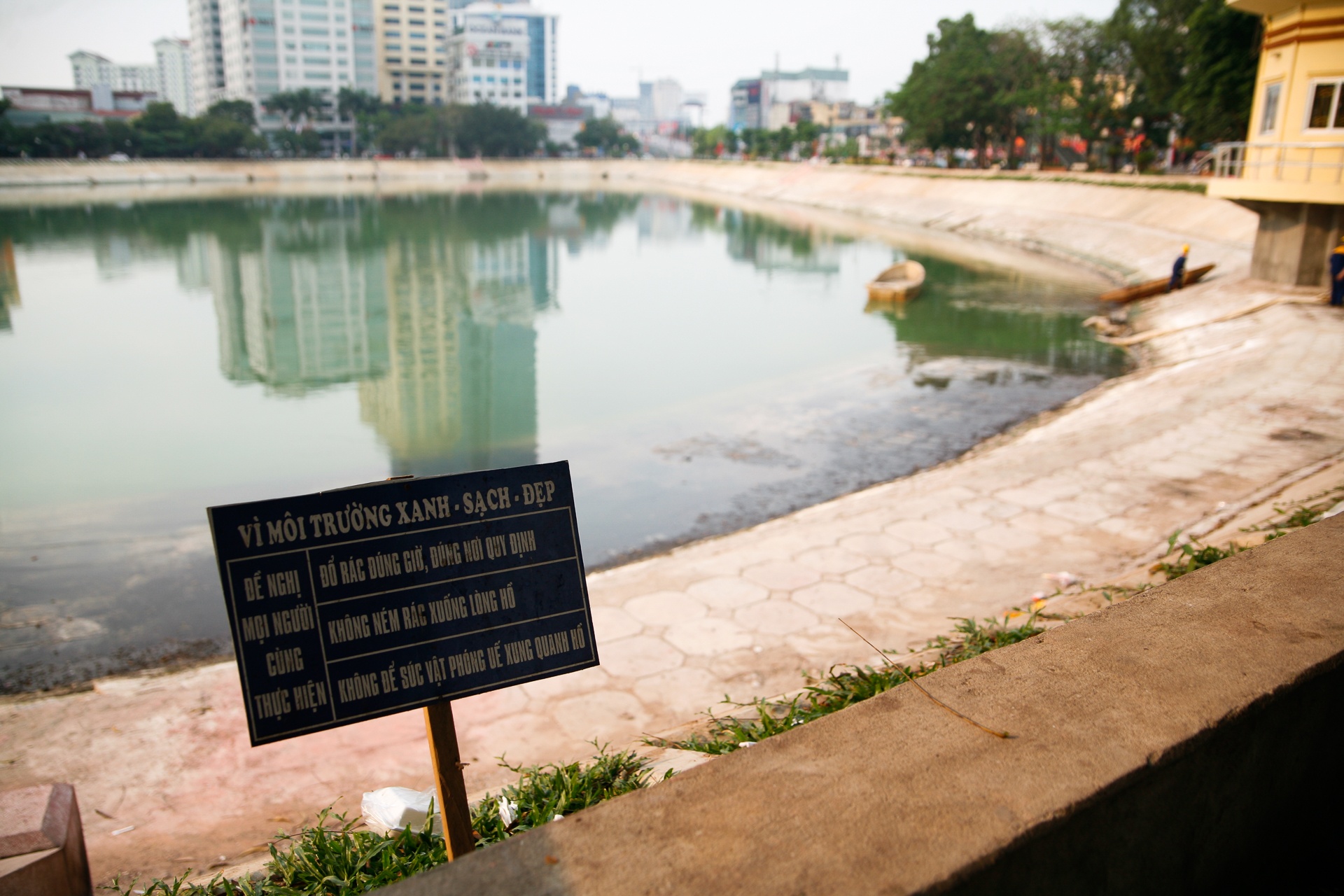 Ho Ngoc Khanh boc mui thoi anh 12