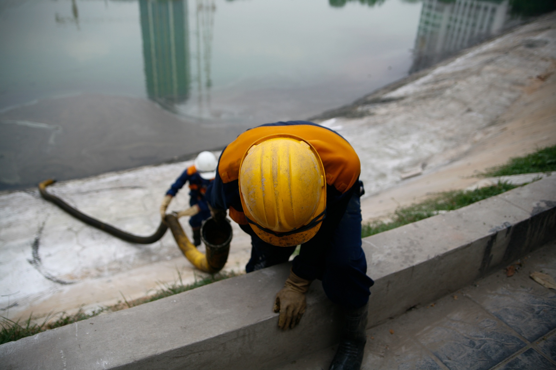 Ho Ngoc Khanh boc mui thoi anh 7