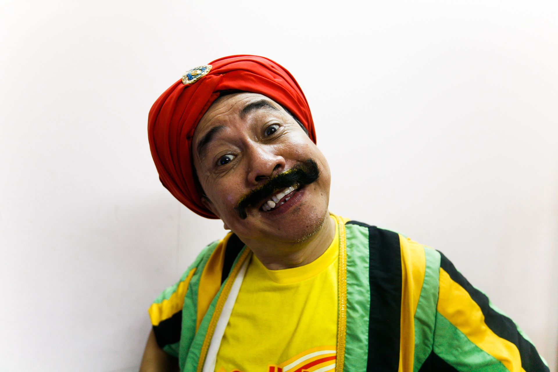 nghe si Hong Ky chuyen bieu dien cho tre em anh 11