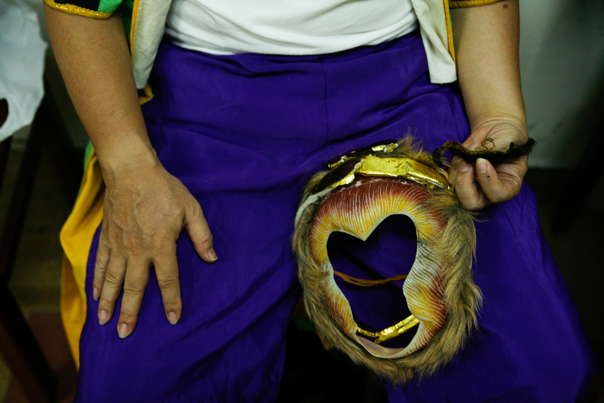 nghe si Hong Ky chuyen bieu dien cho tre em anh 12