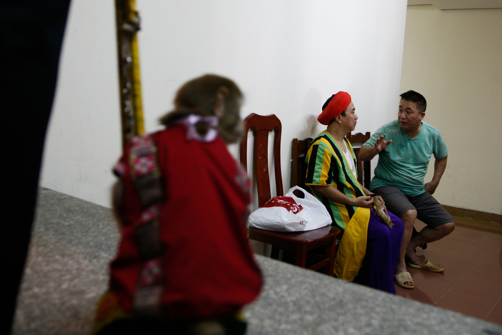 nghe si Hong Ky chuyen bieu dien cho tre em anh 13