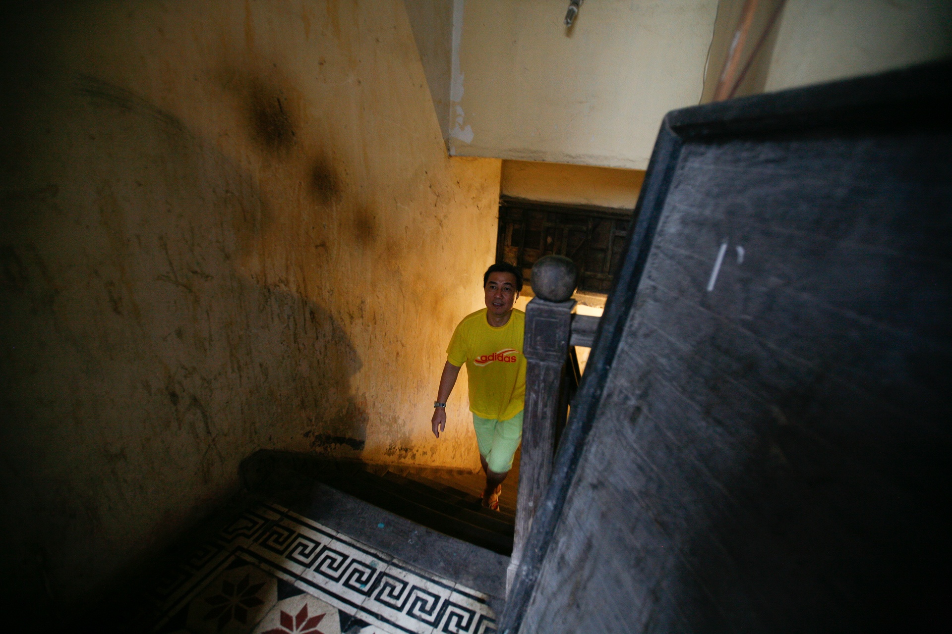 nghe si Hong Ky chuyen bieu dien cho tre em anh 6