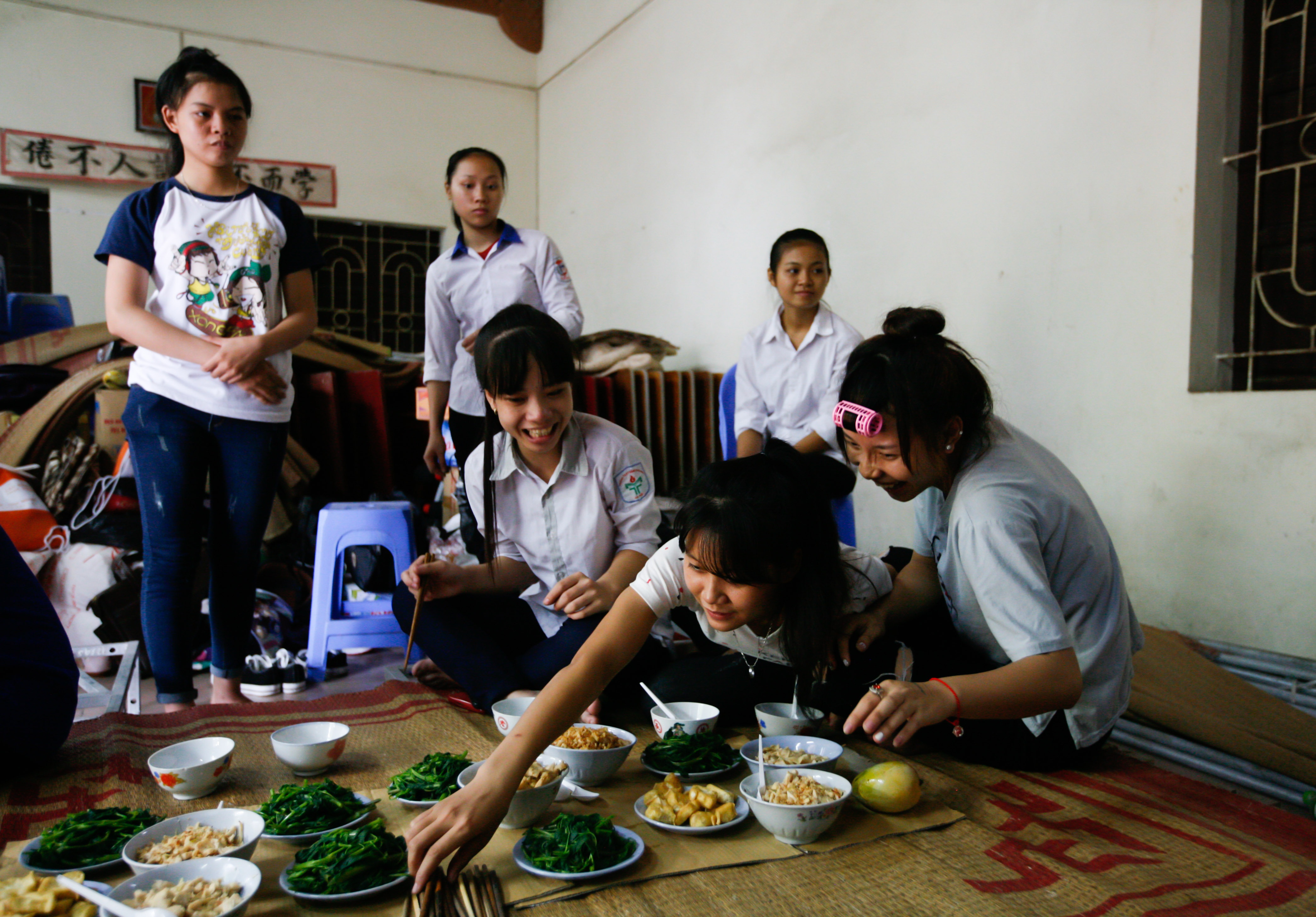 khu o tro mien phi thi dai hoc anh 9