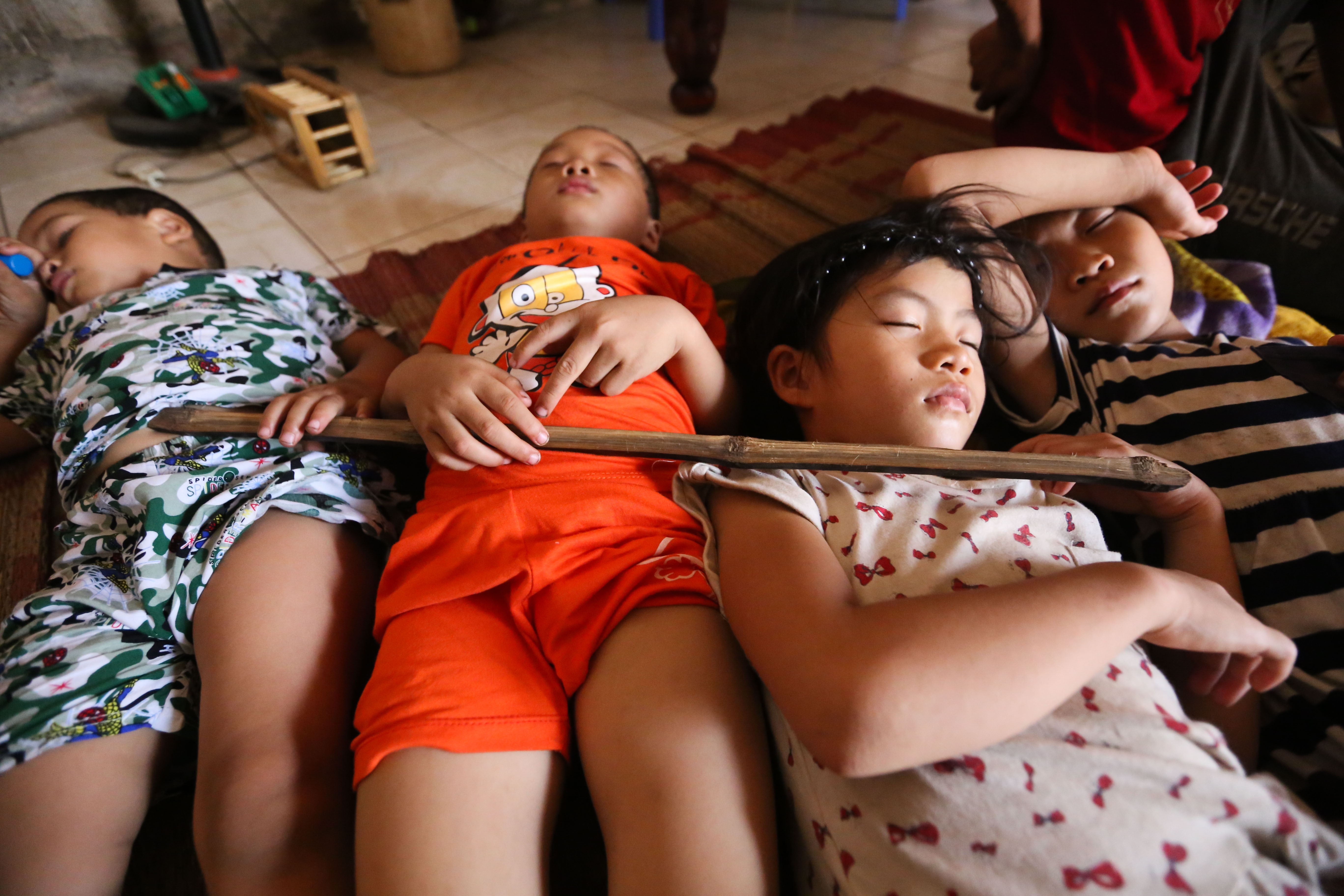 ba me sinh 14 dua con anh 14