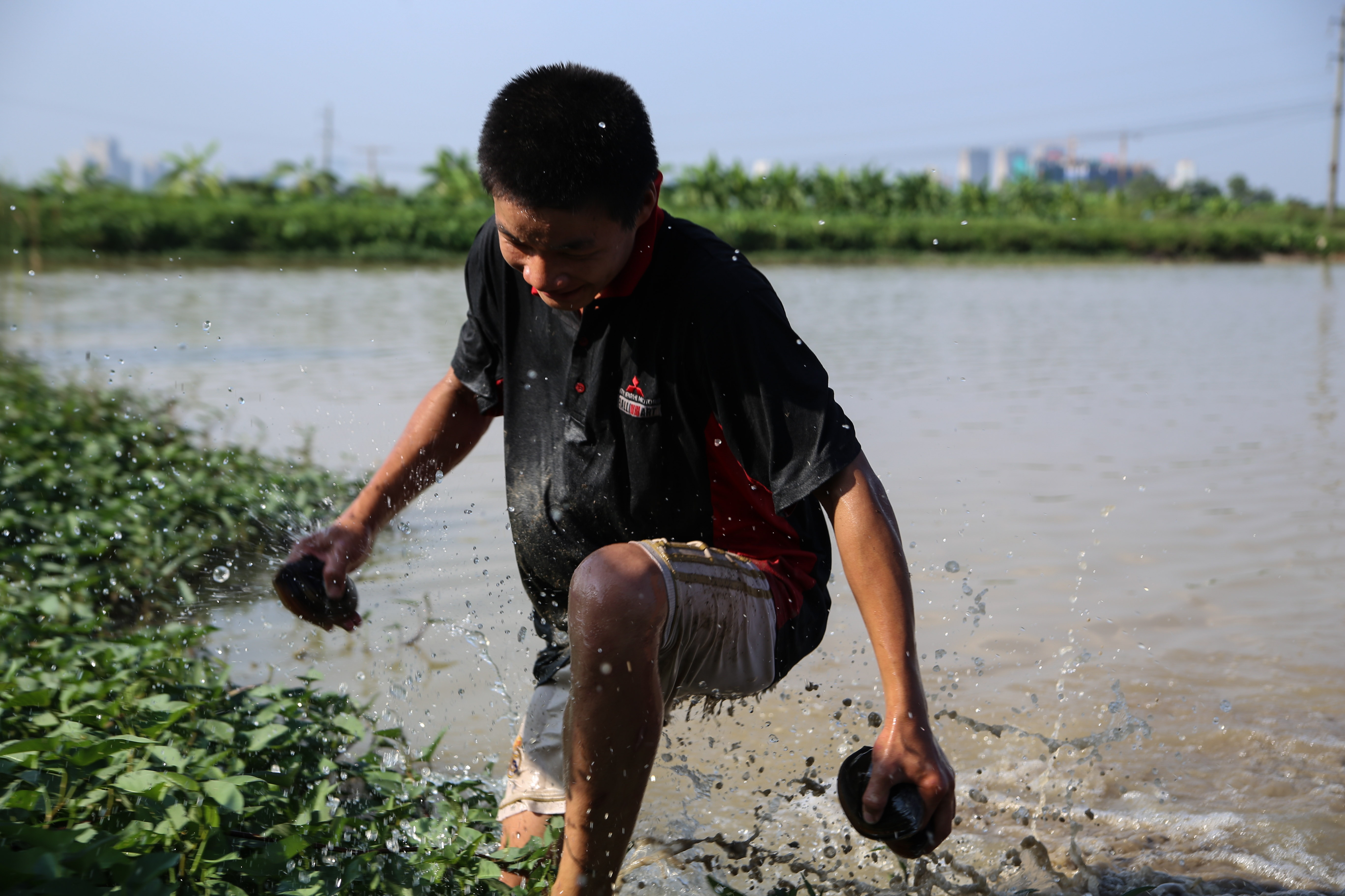 ba me sinh 14 dua con anh 16