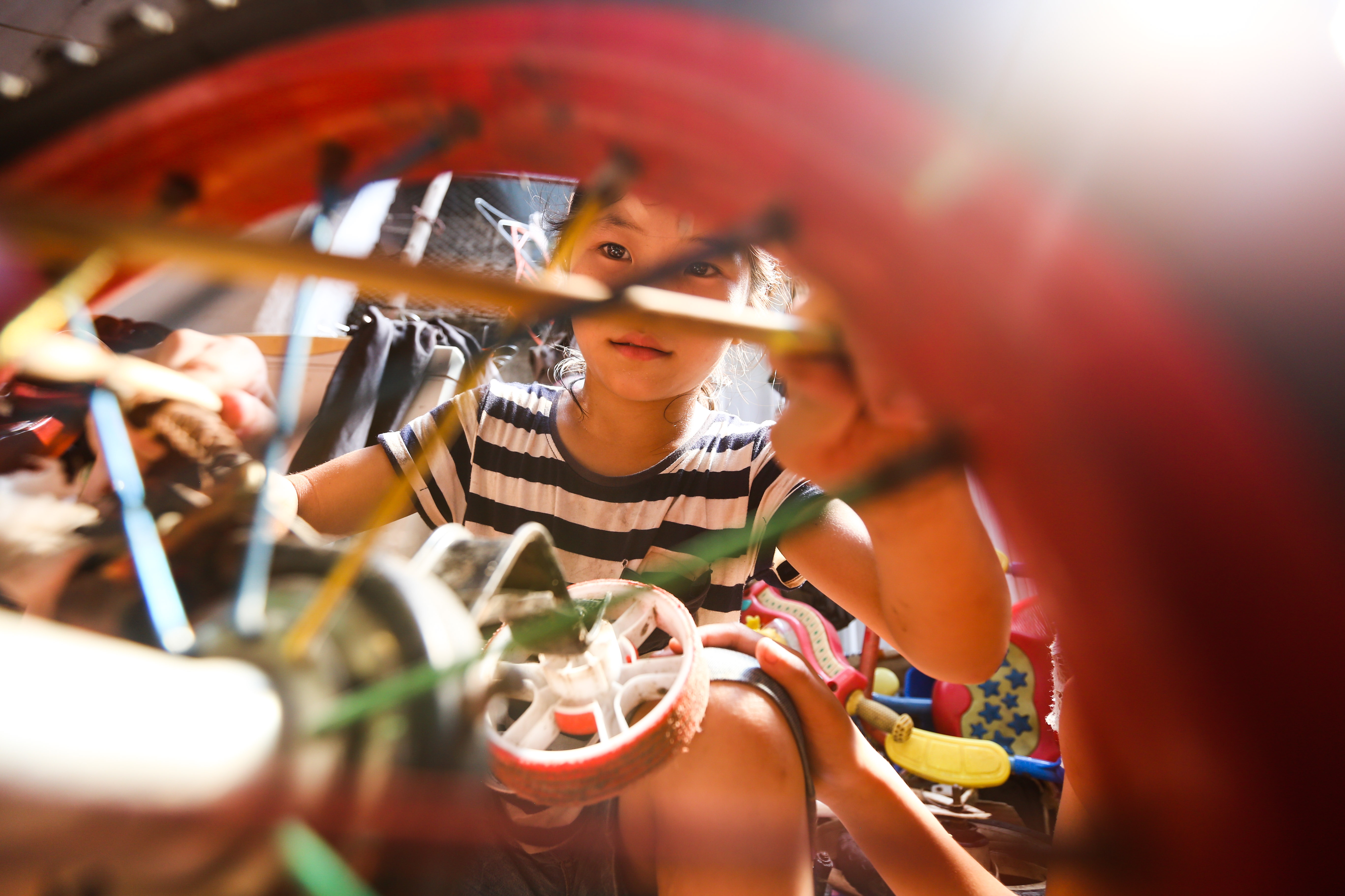 ba me sinh 14 dua con anh 8