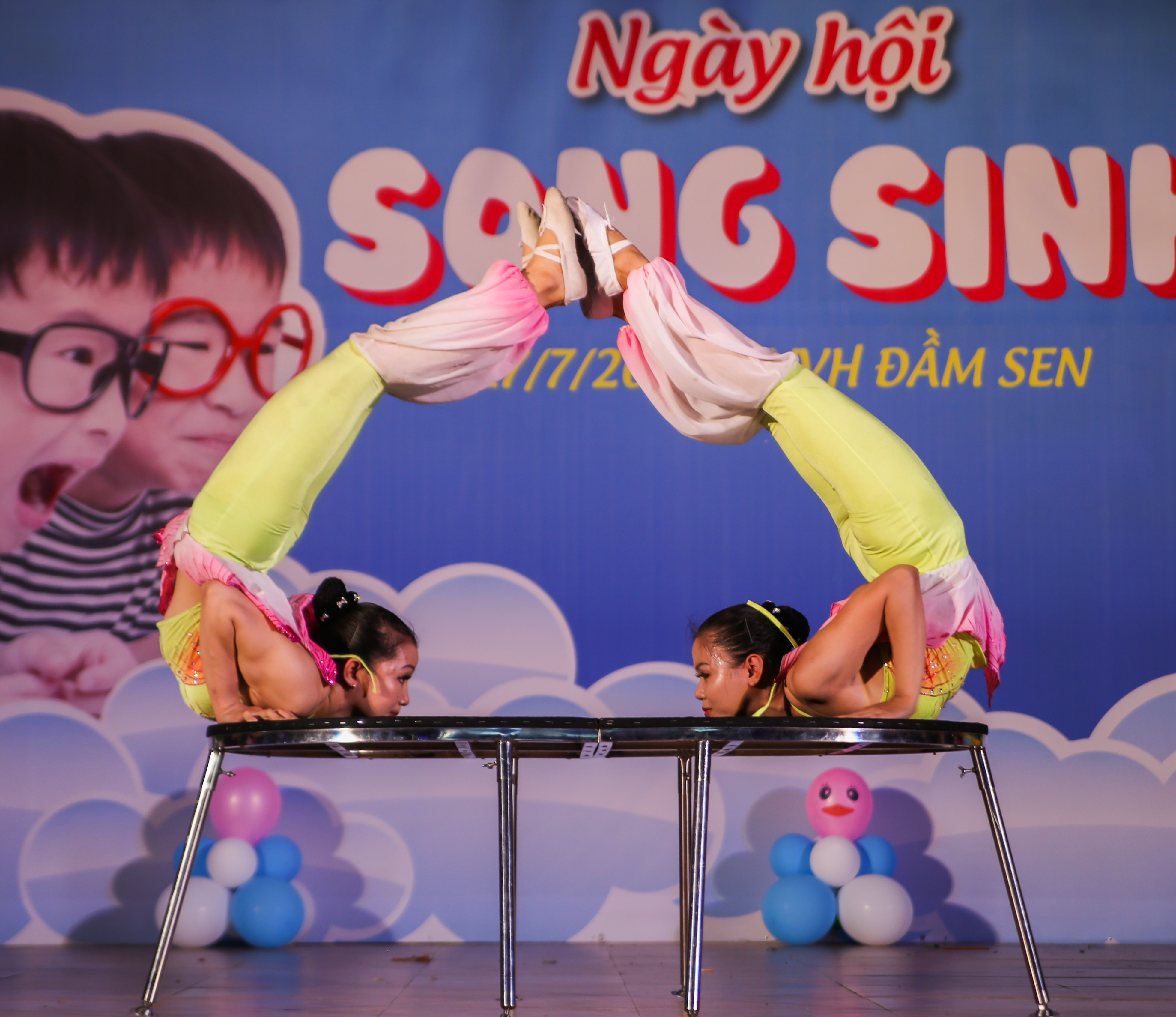 Song sinh anh 4