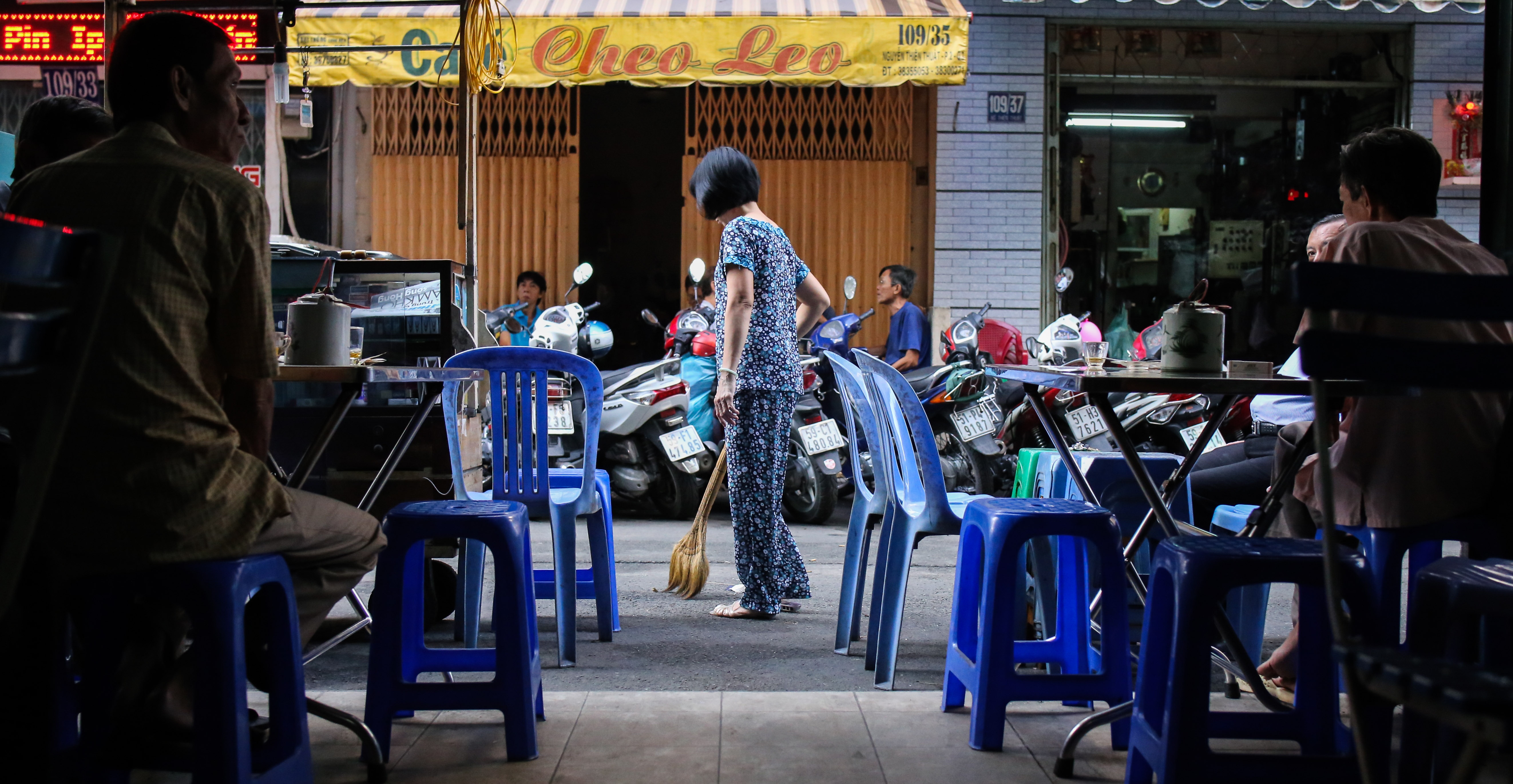 quan ca phe lau doi nhat Sai Gon anh 2