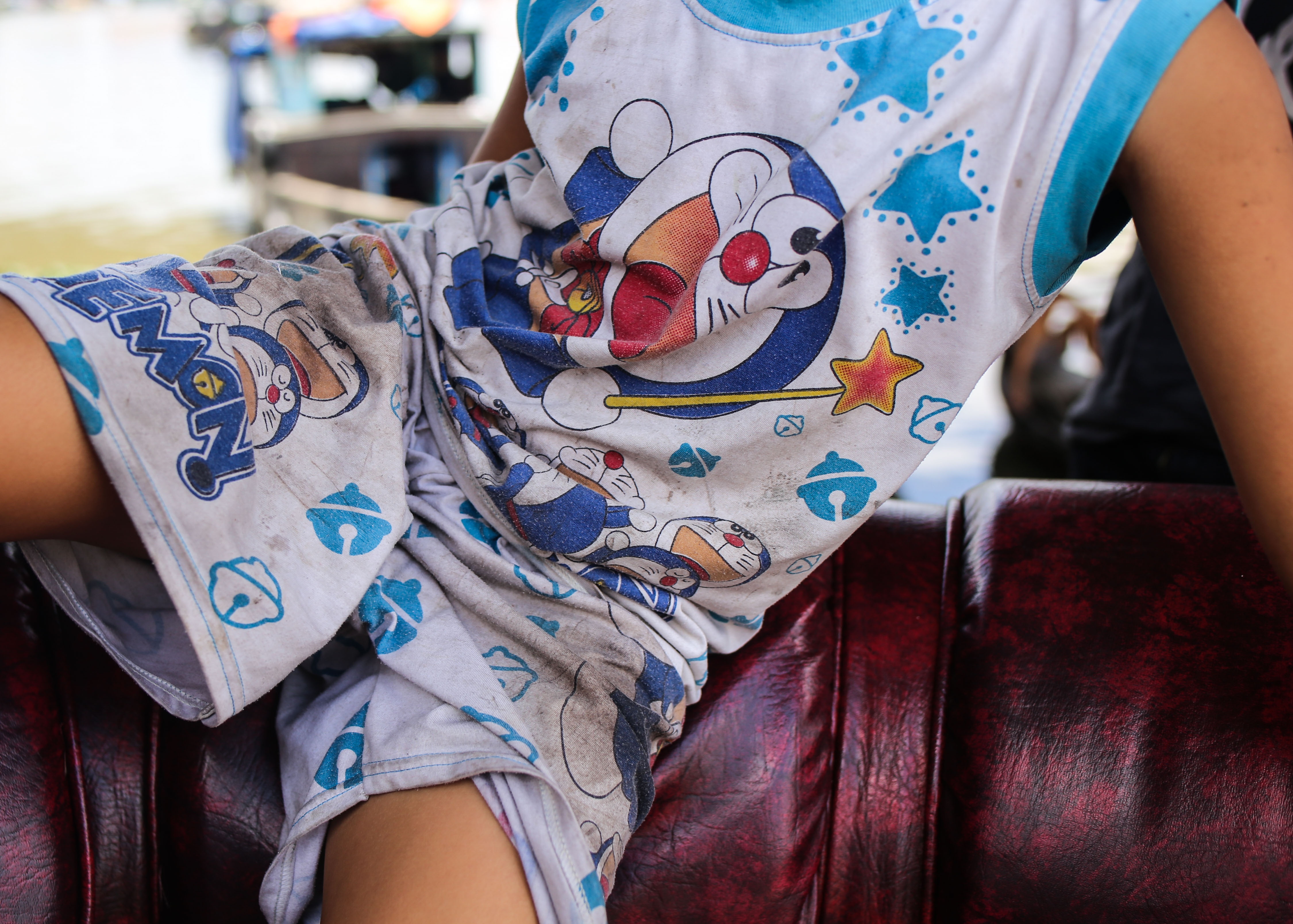 gia dinh song duoi chan cau Tan Thuan anh 10