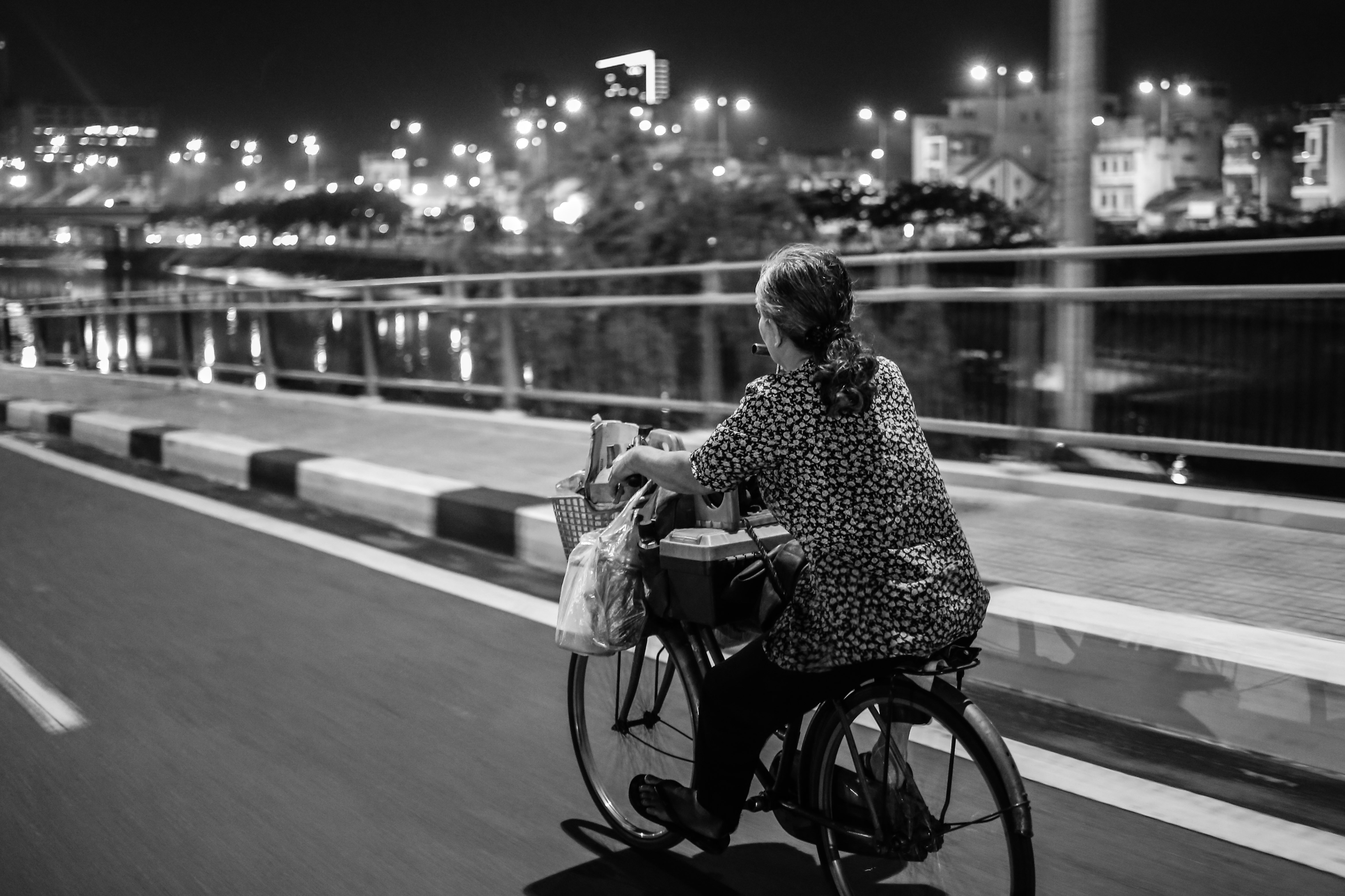 Ba cu va xe dem 30 nam anh 12