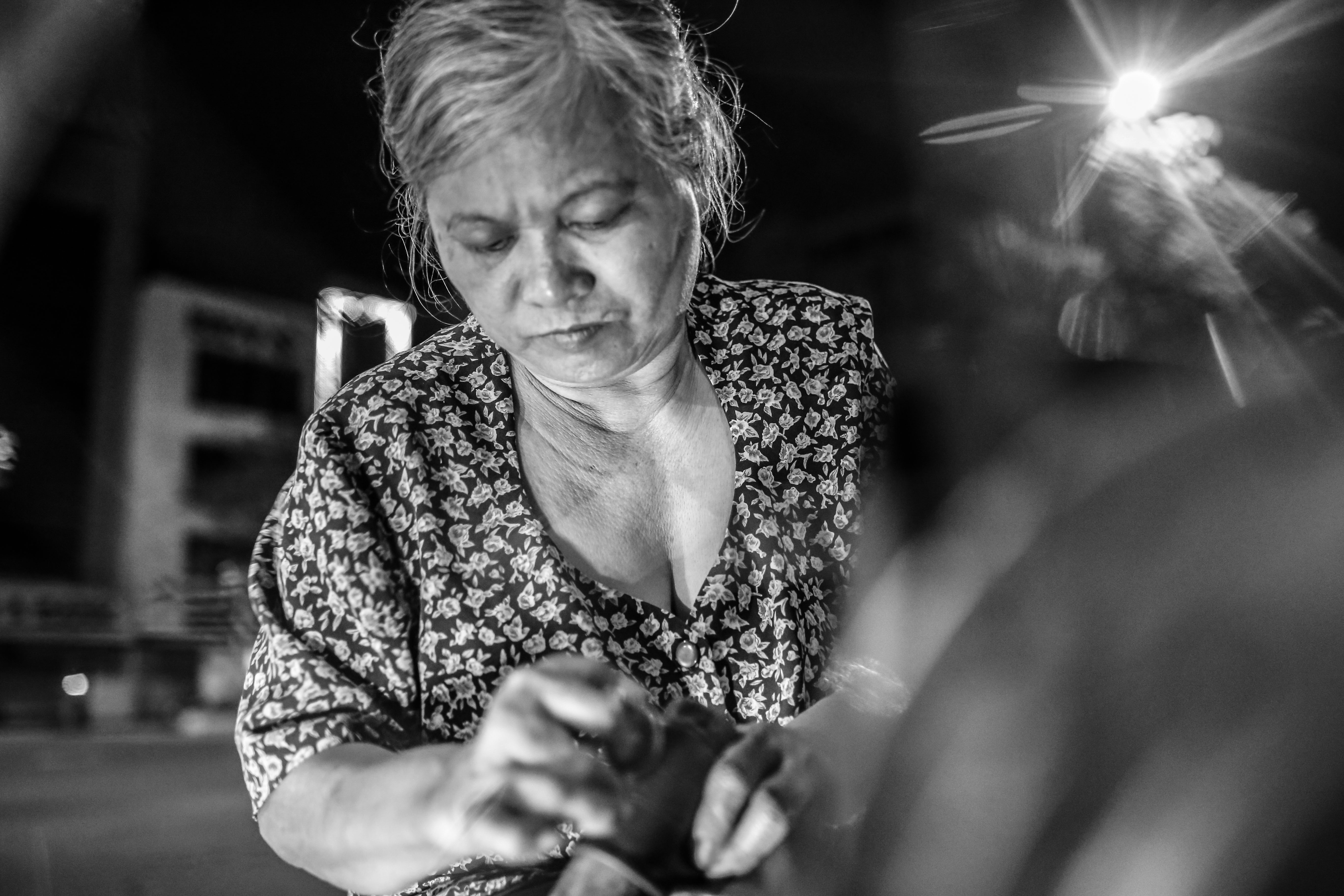 Ba cu va xe dem 30 nam anh 15