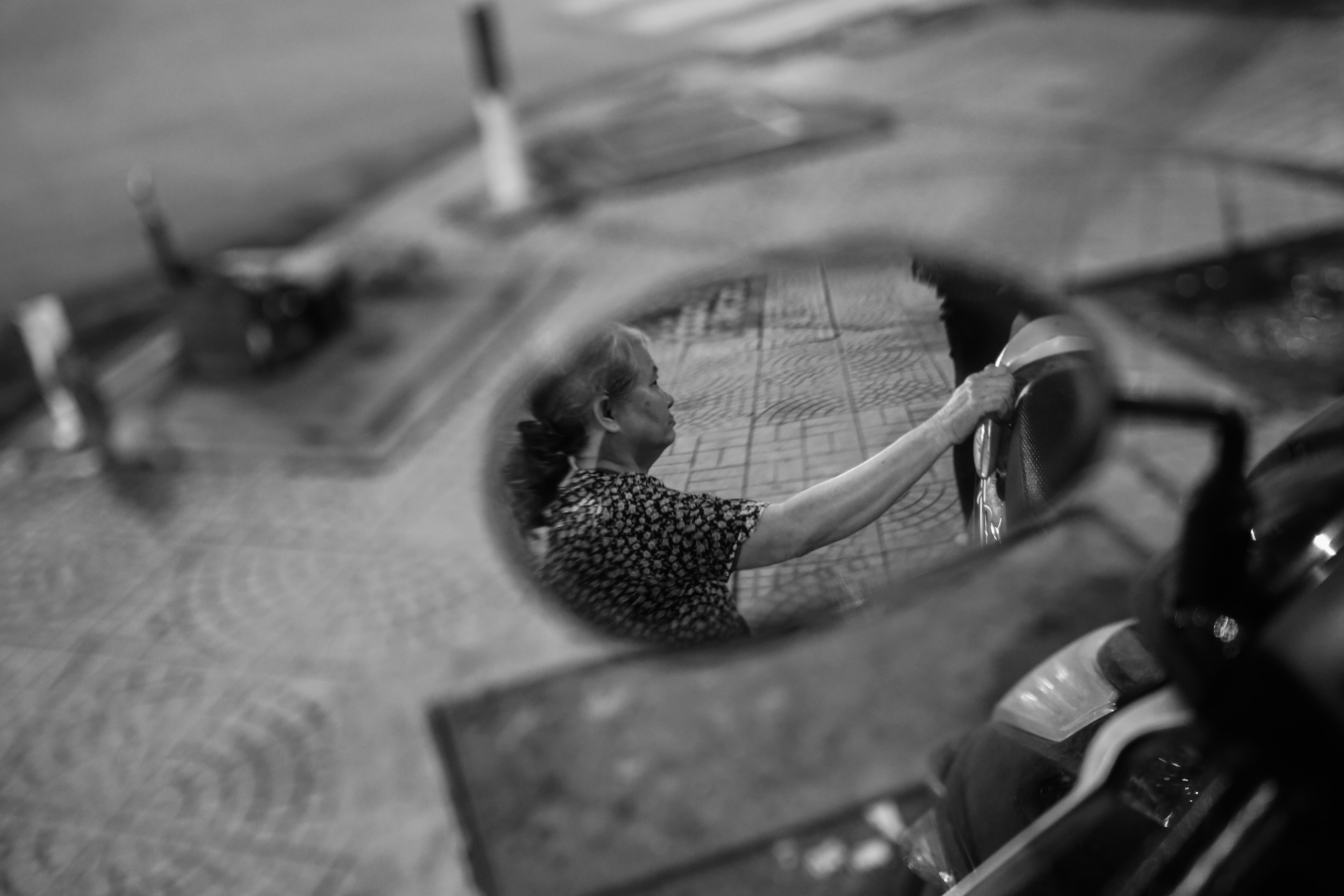 Ba cu va xe dem 30 nam anh 19