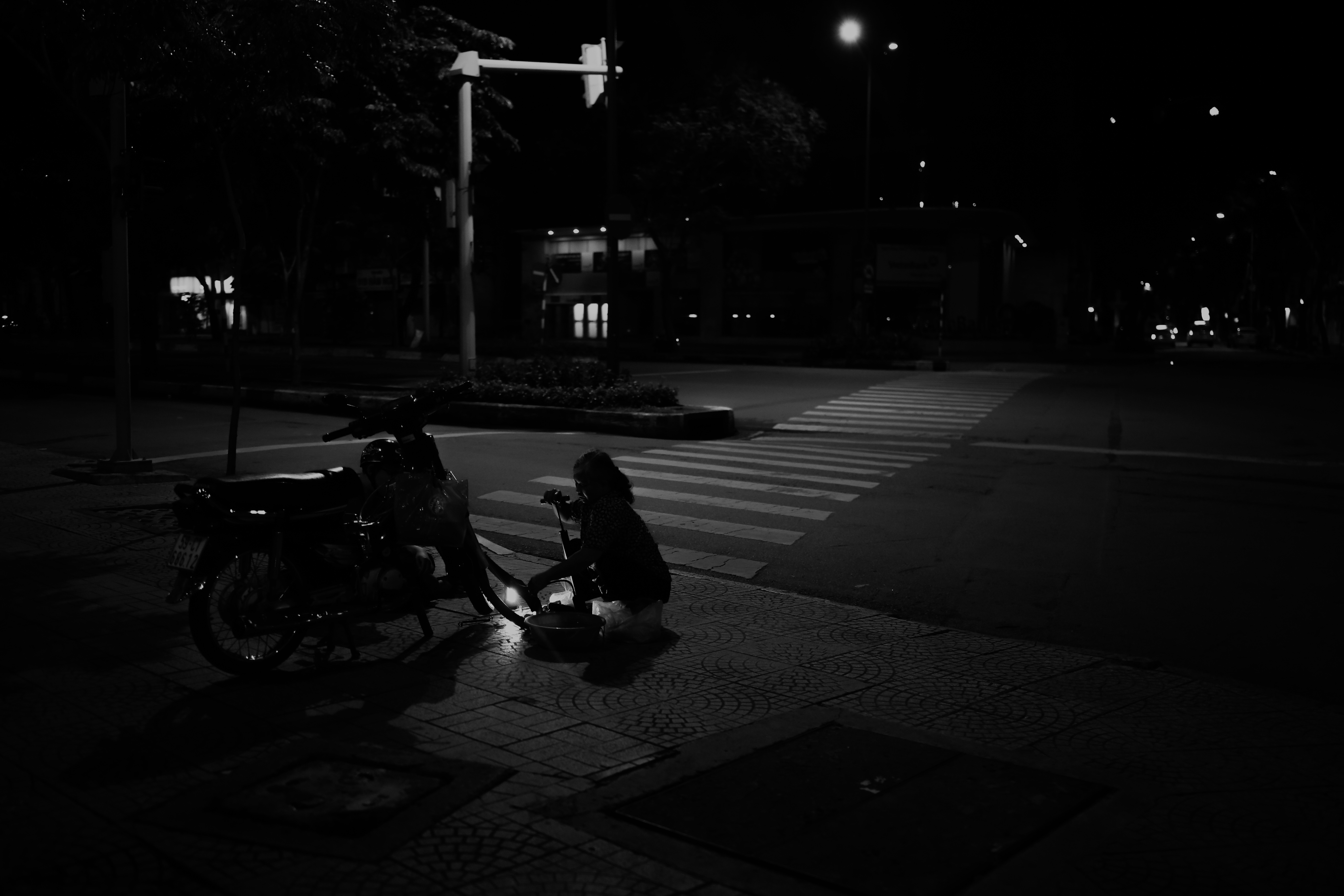 Ba cu va xe dem 30 nam anh 1