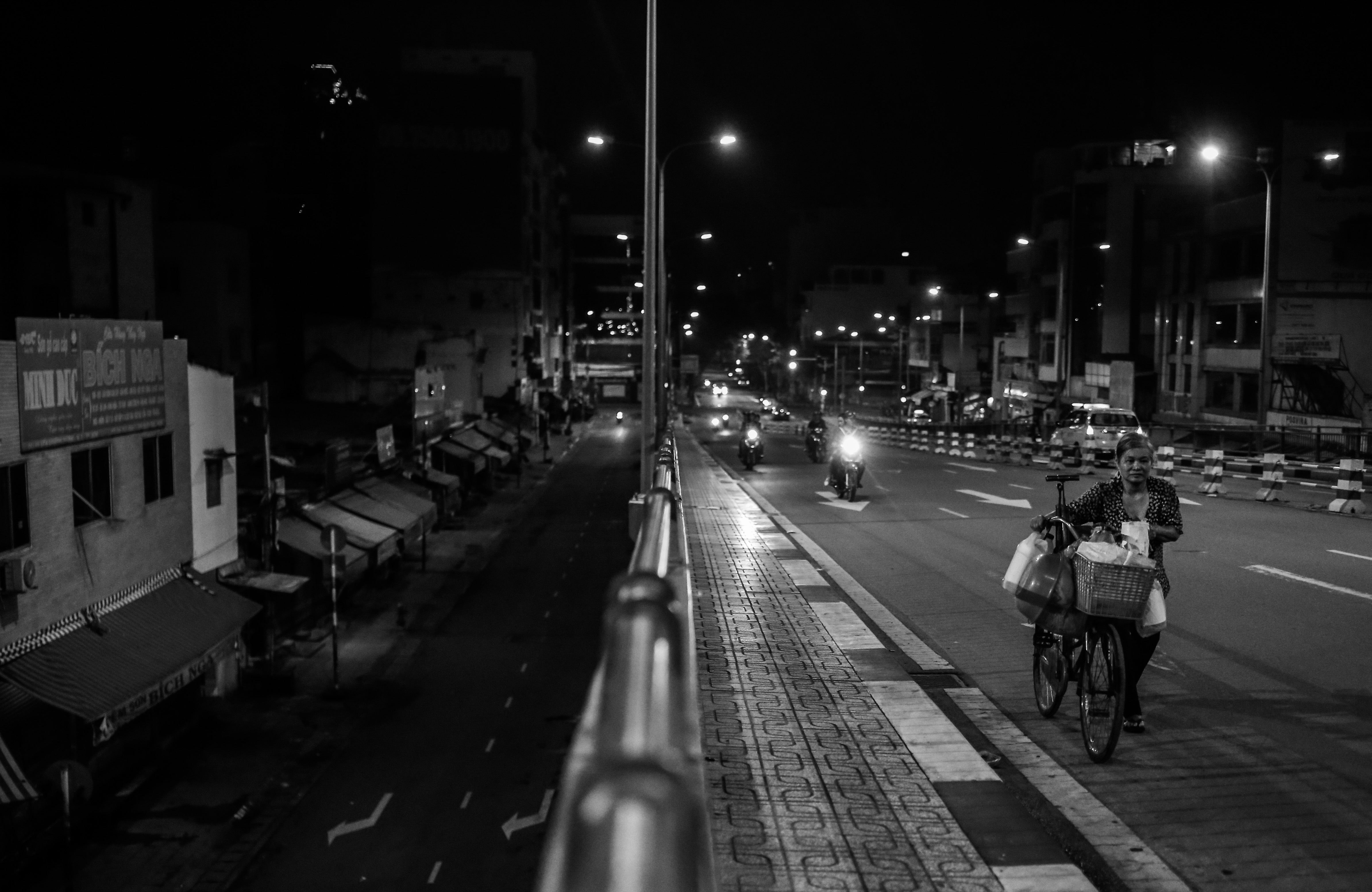 Ba cu va xe dem 30 nam anh 23