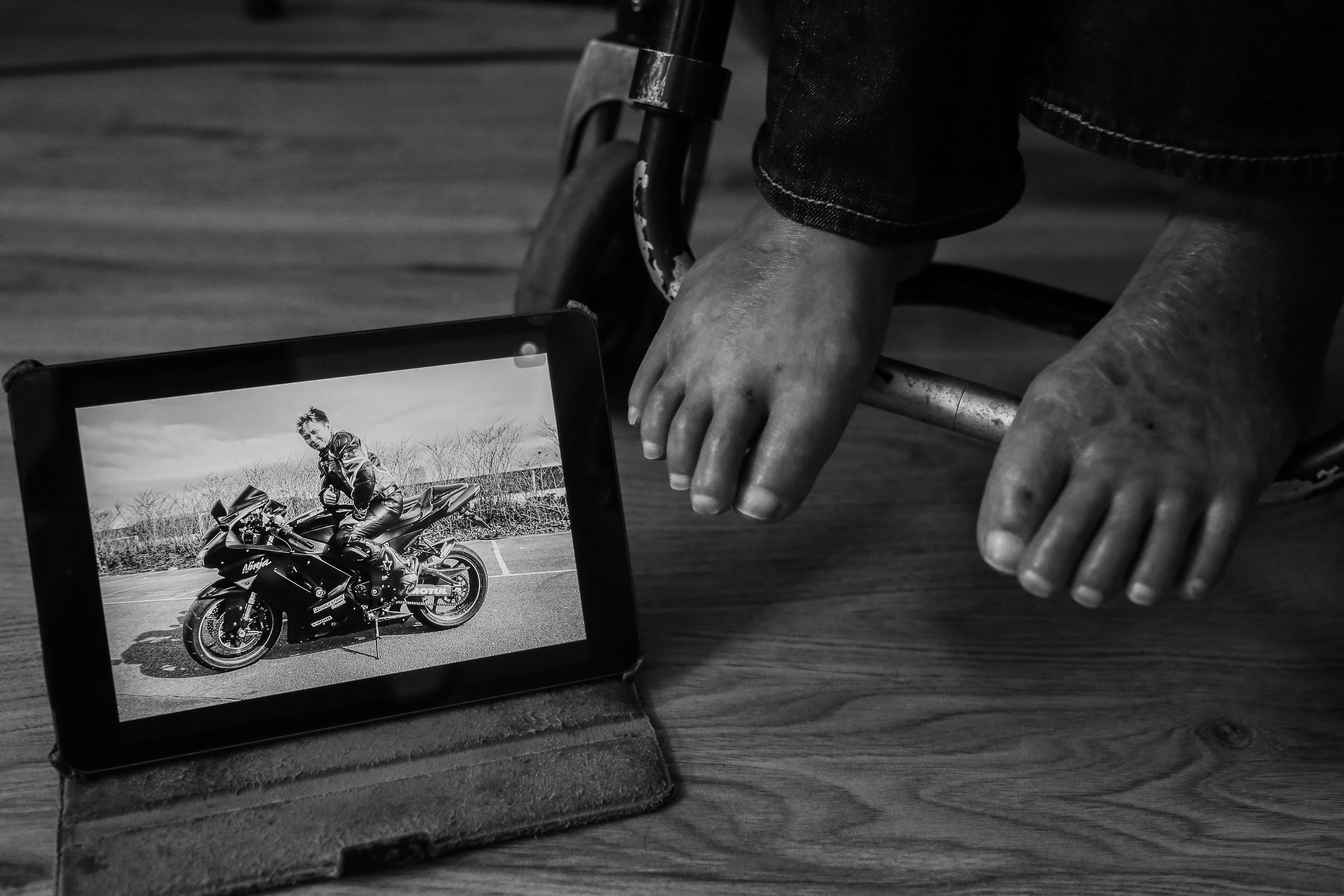 'Lan xe lan' - nhiep anh gia quai di o Sai Gon hinh anh