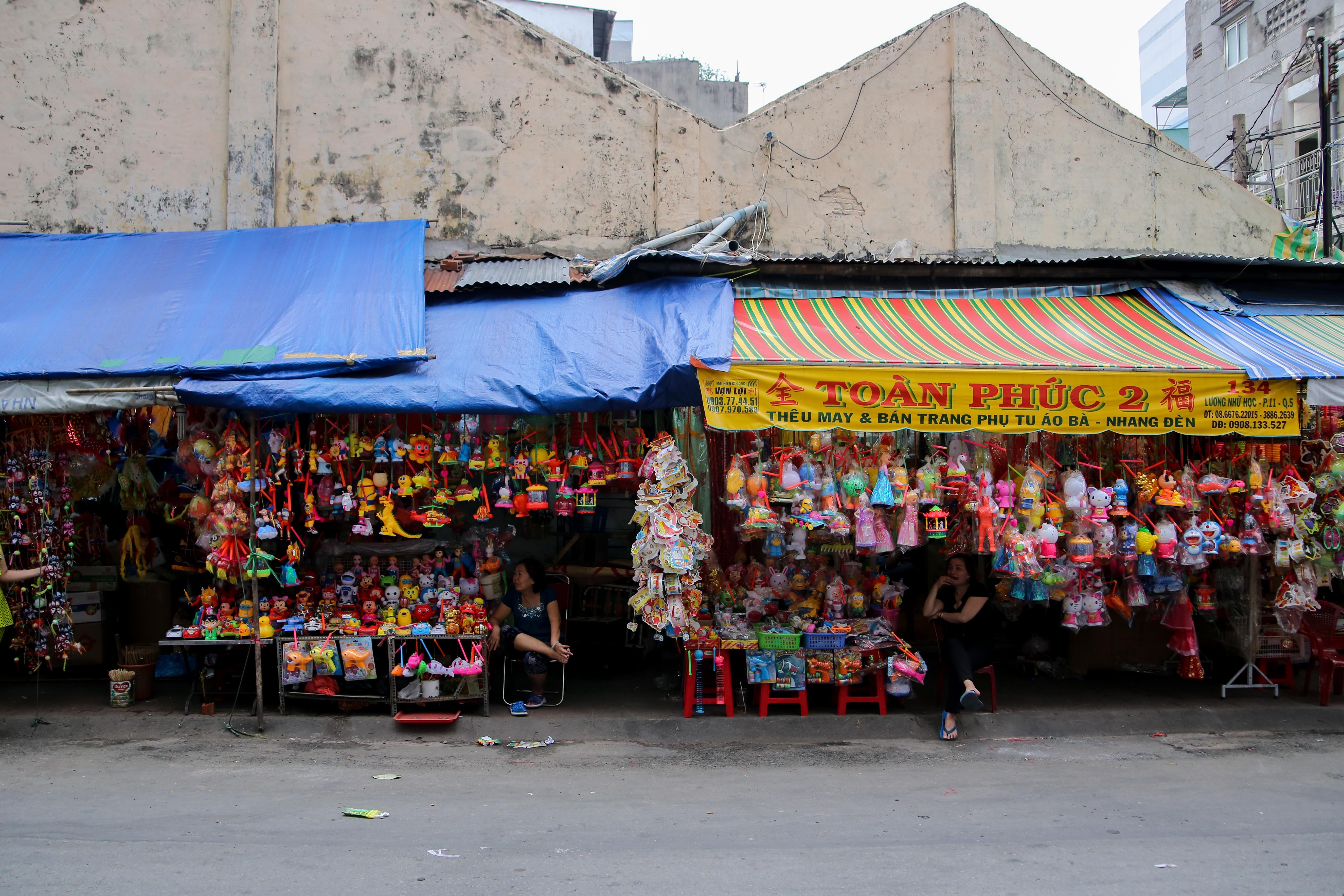 Lang long den Phu Binh anh 10