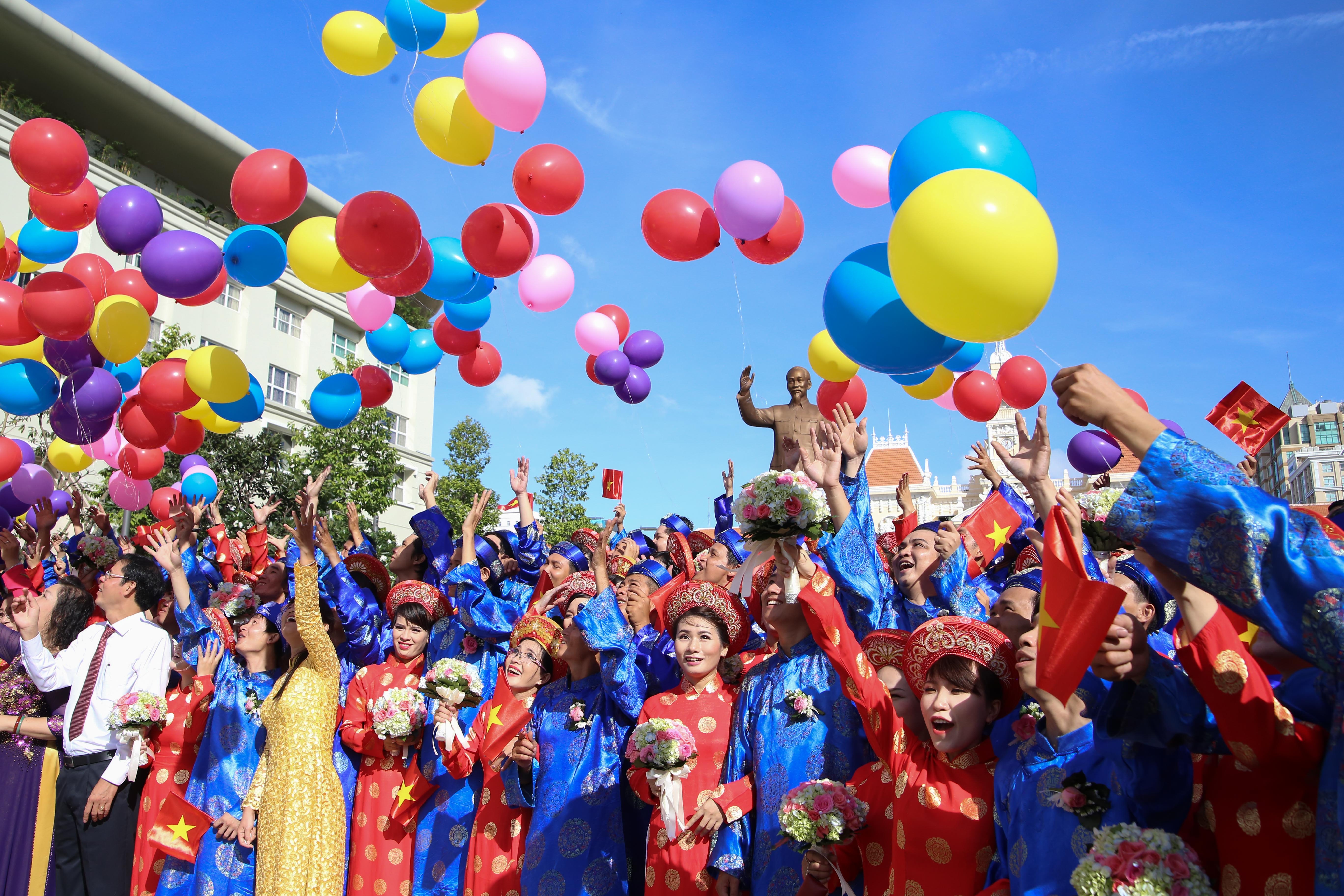 Dam cuoi tap the o Sai Gon anh 8