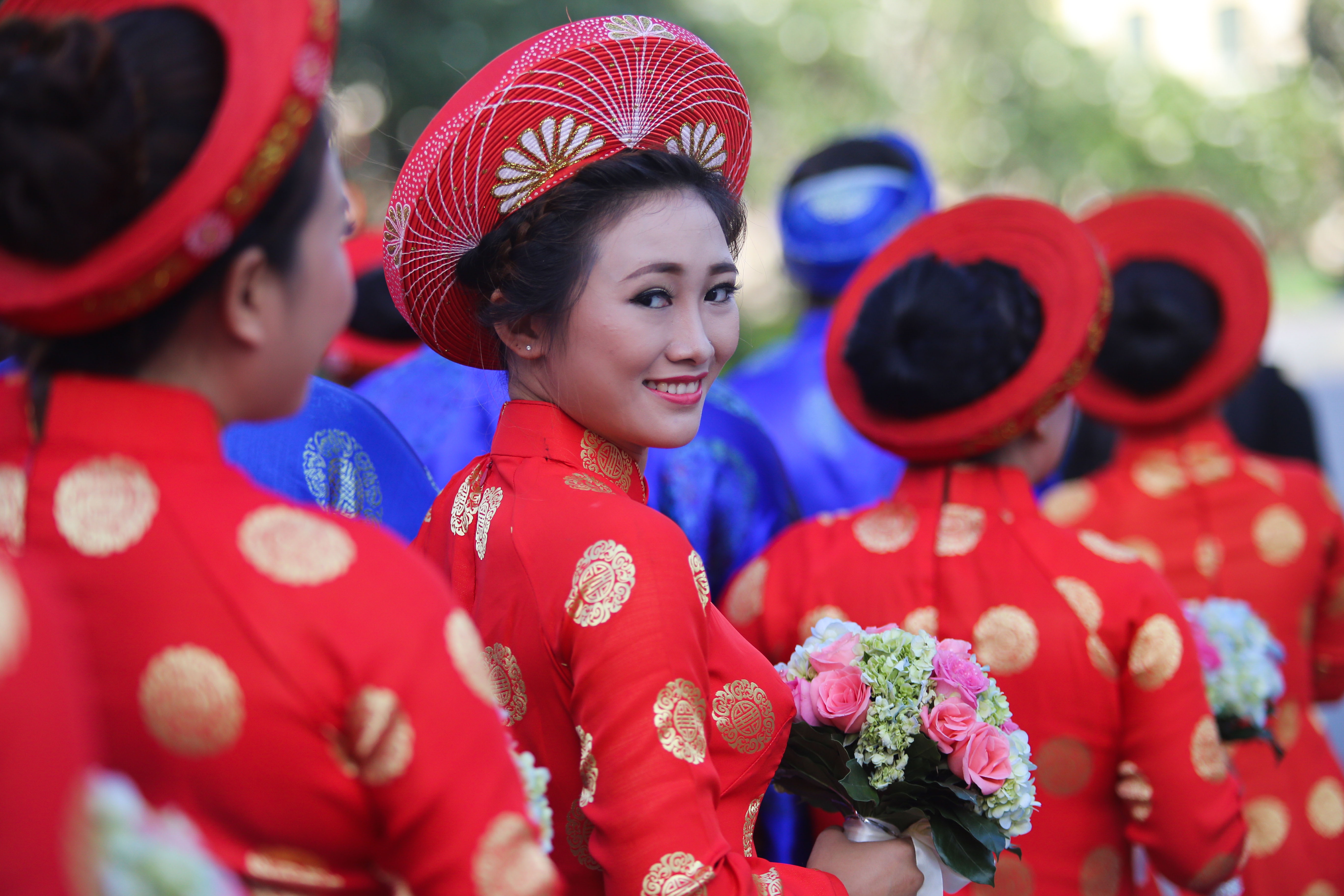 100 cap doi trong le cuoi tap the ngay Quoc khanh hinh anh