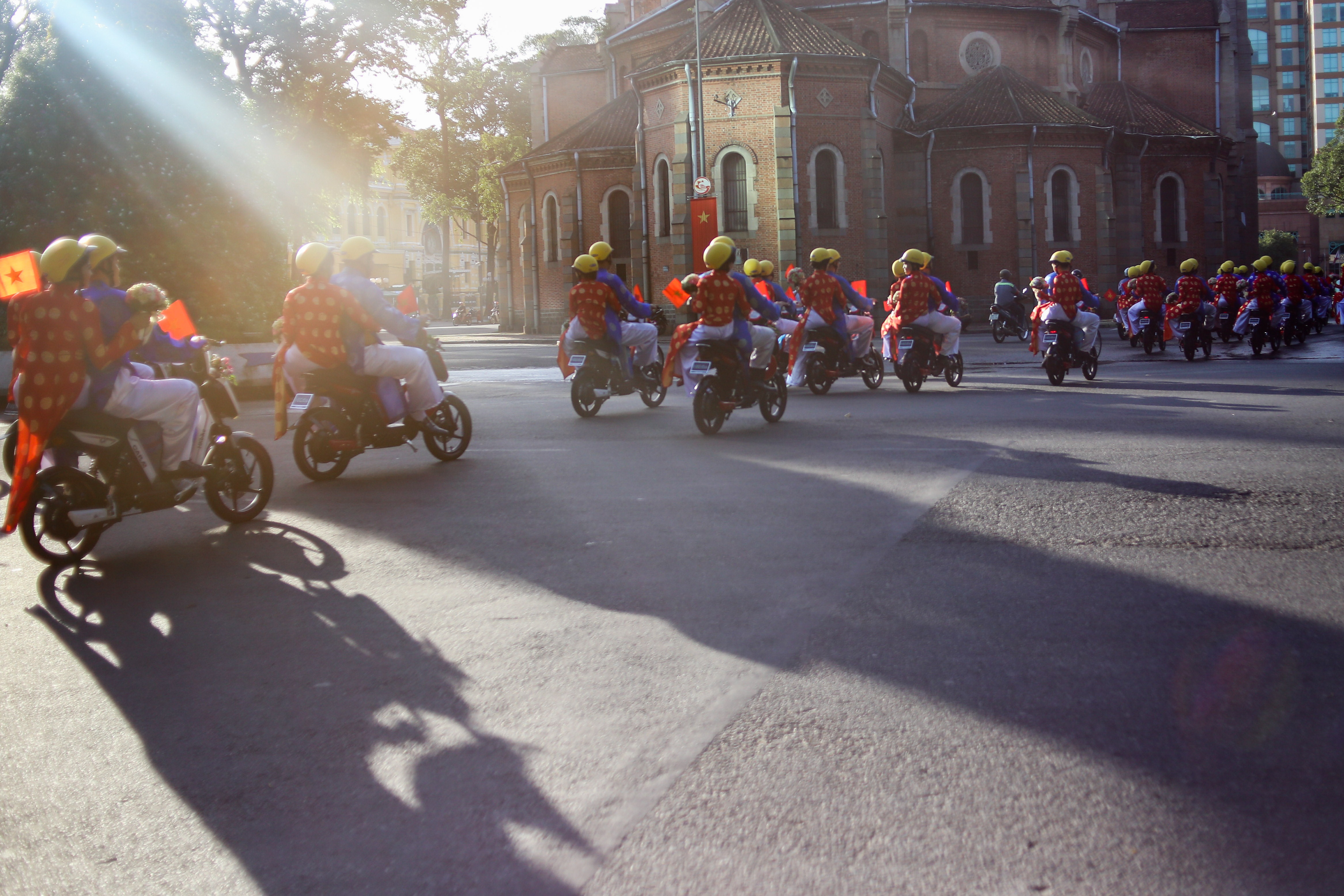 Dam cuoi tap the o Sai Gon anh 2