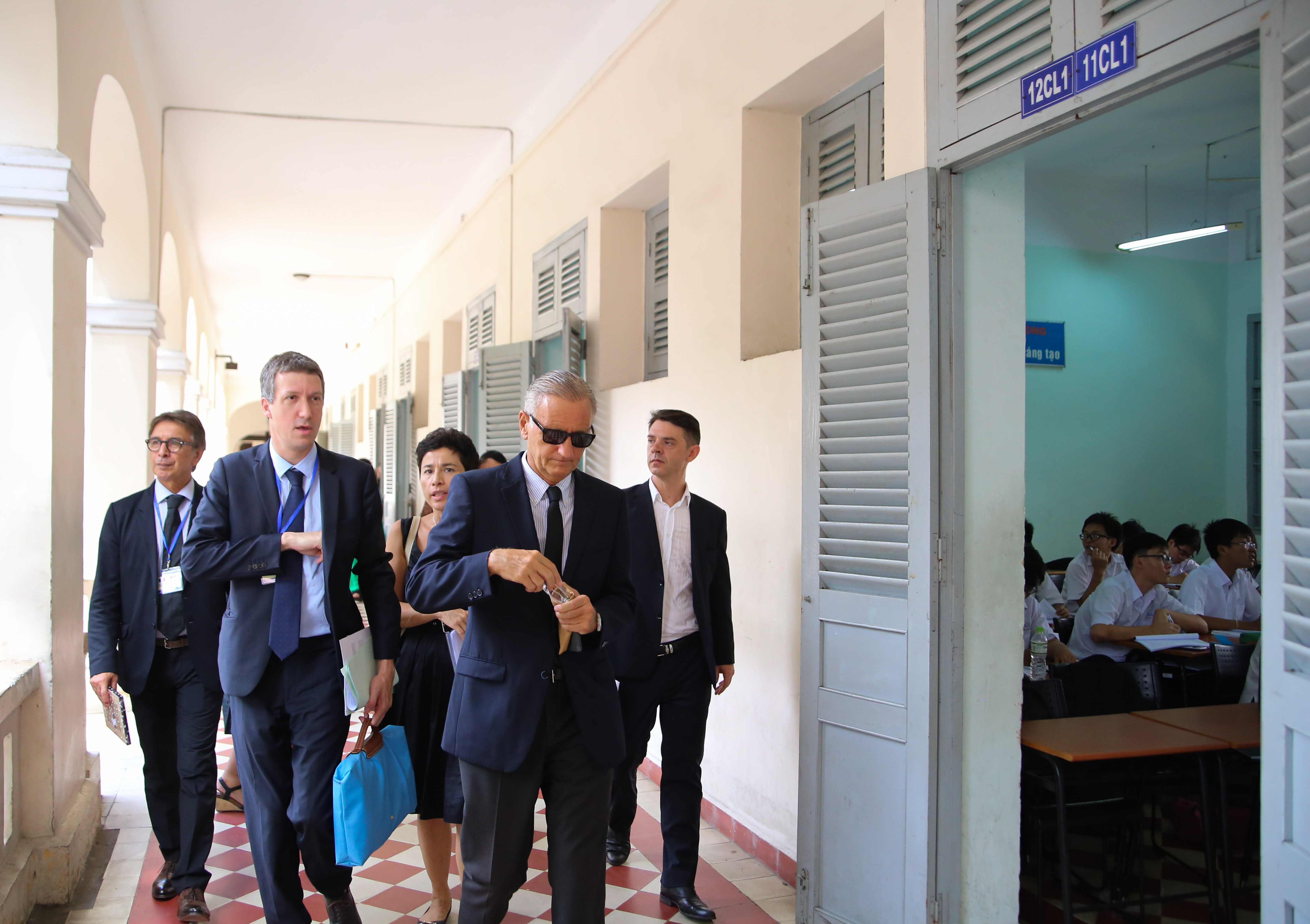 Quoc vu Khanh Phap den tham truong Le Hong Phong anh 7