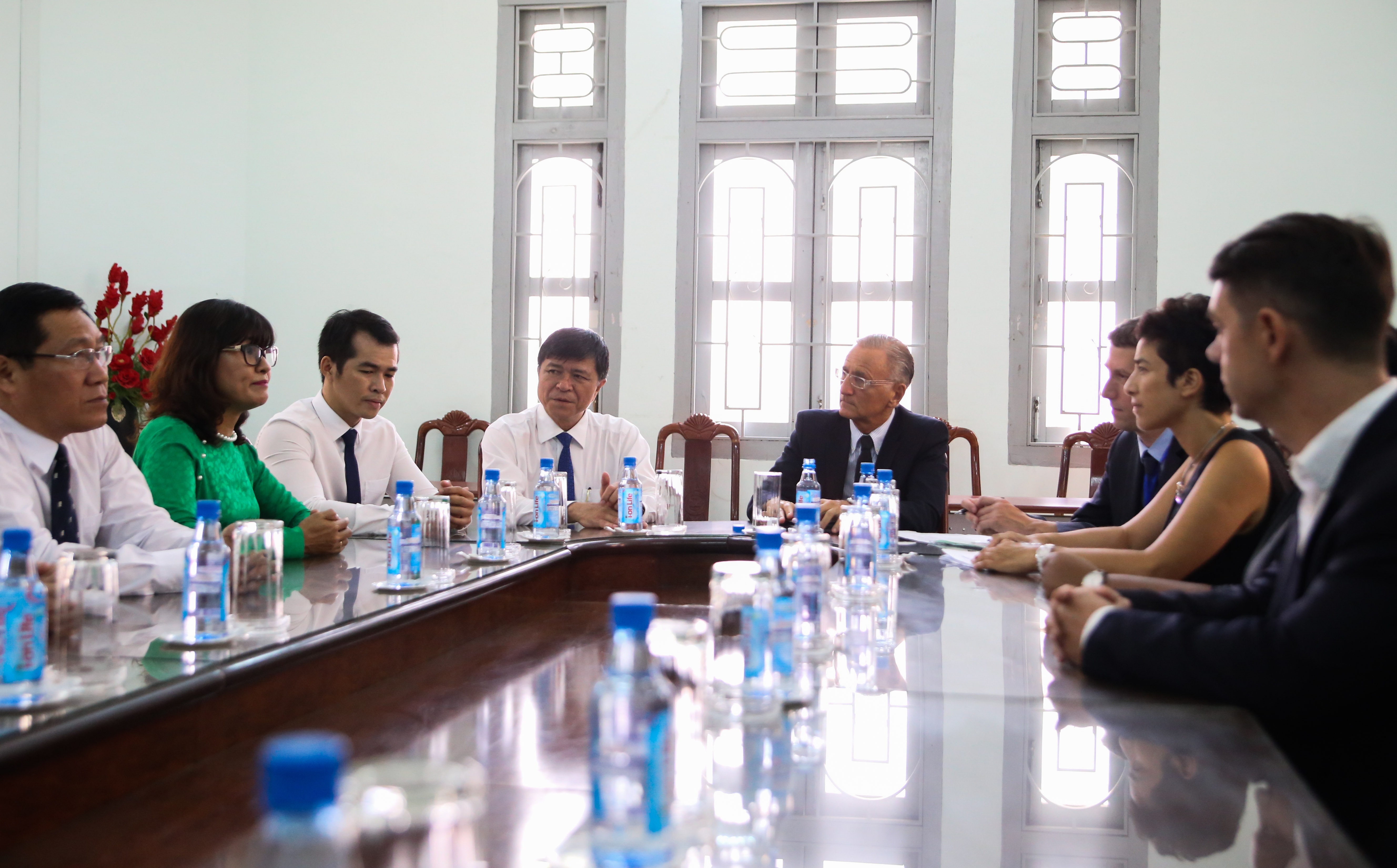 Quoc vu Khanh Phap den tham truong Le Hong Phong anh 3