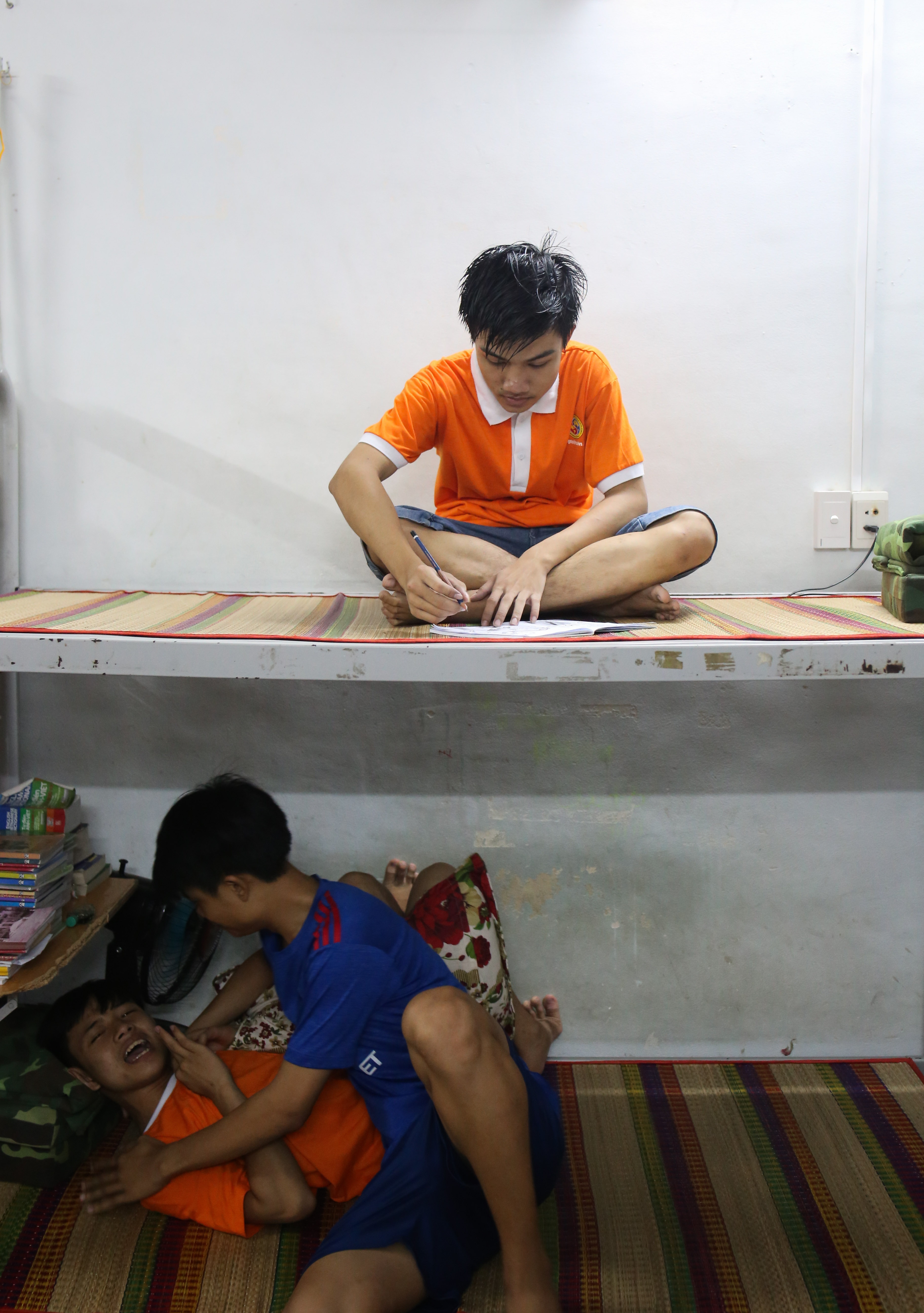 Truong cho hoc sinh ca biet anh 11