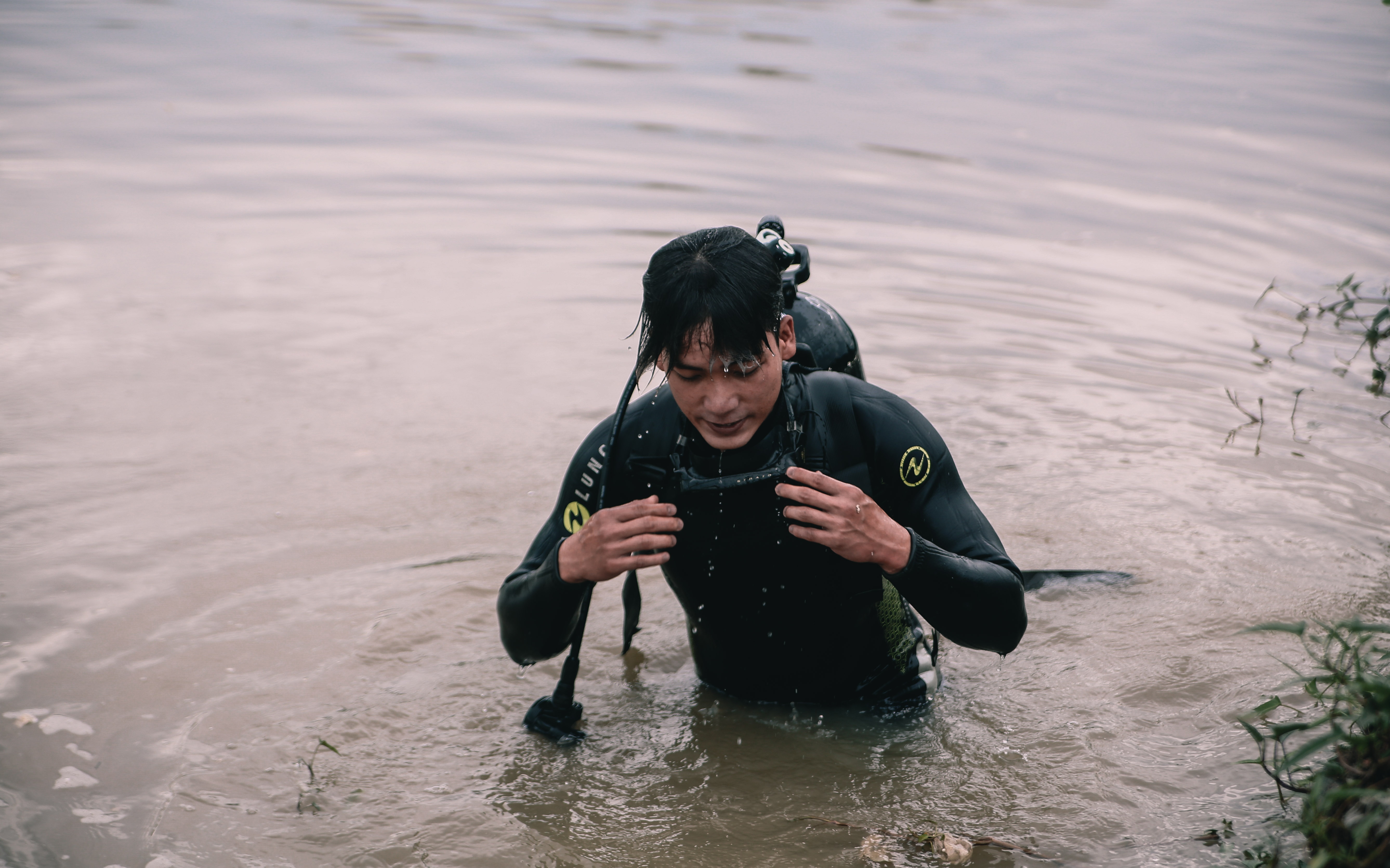 9x dien trai lam linh cuu ho anh 14