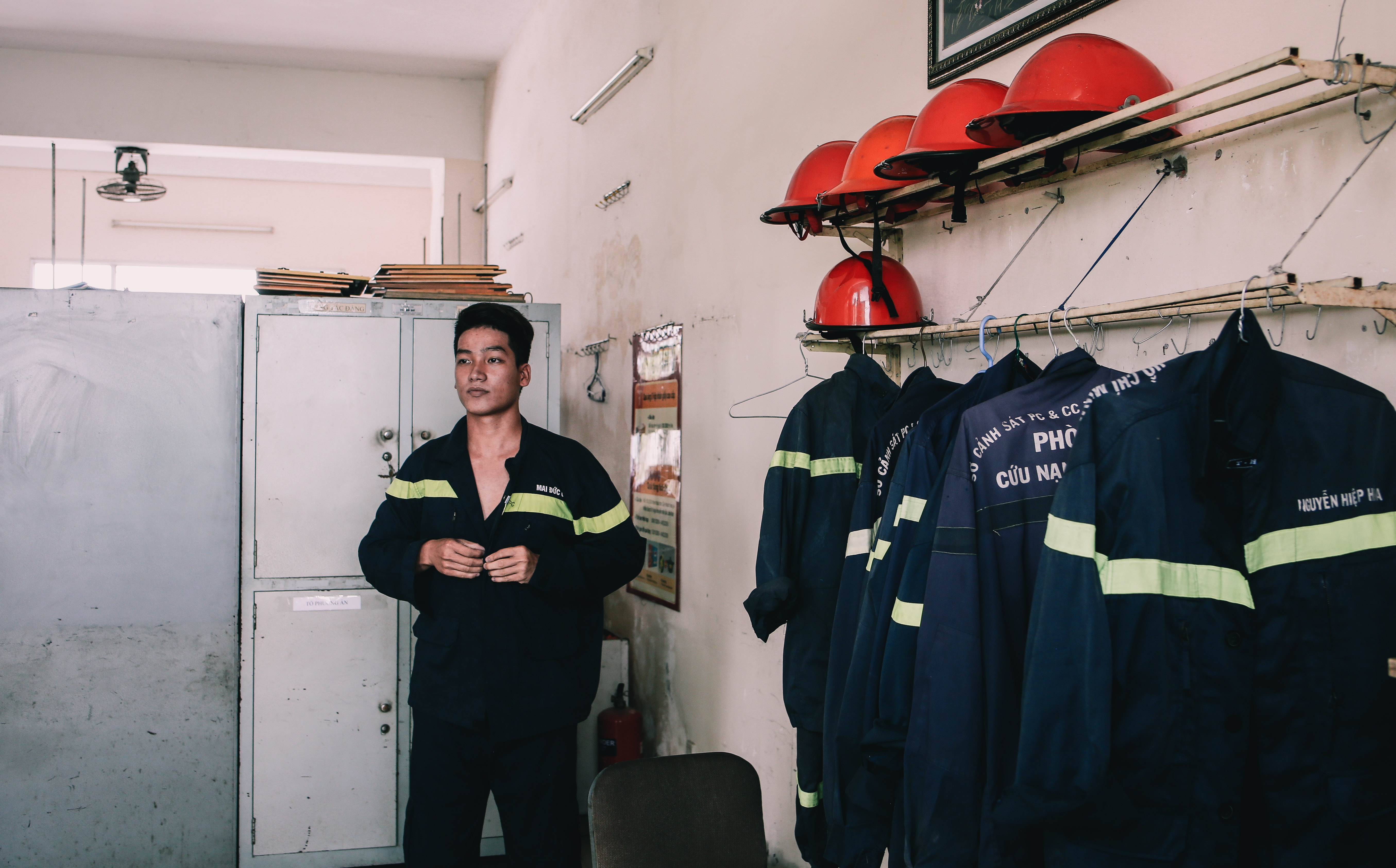 9x dien trai lam linh cuu ho anh 1