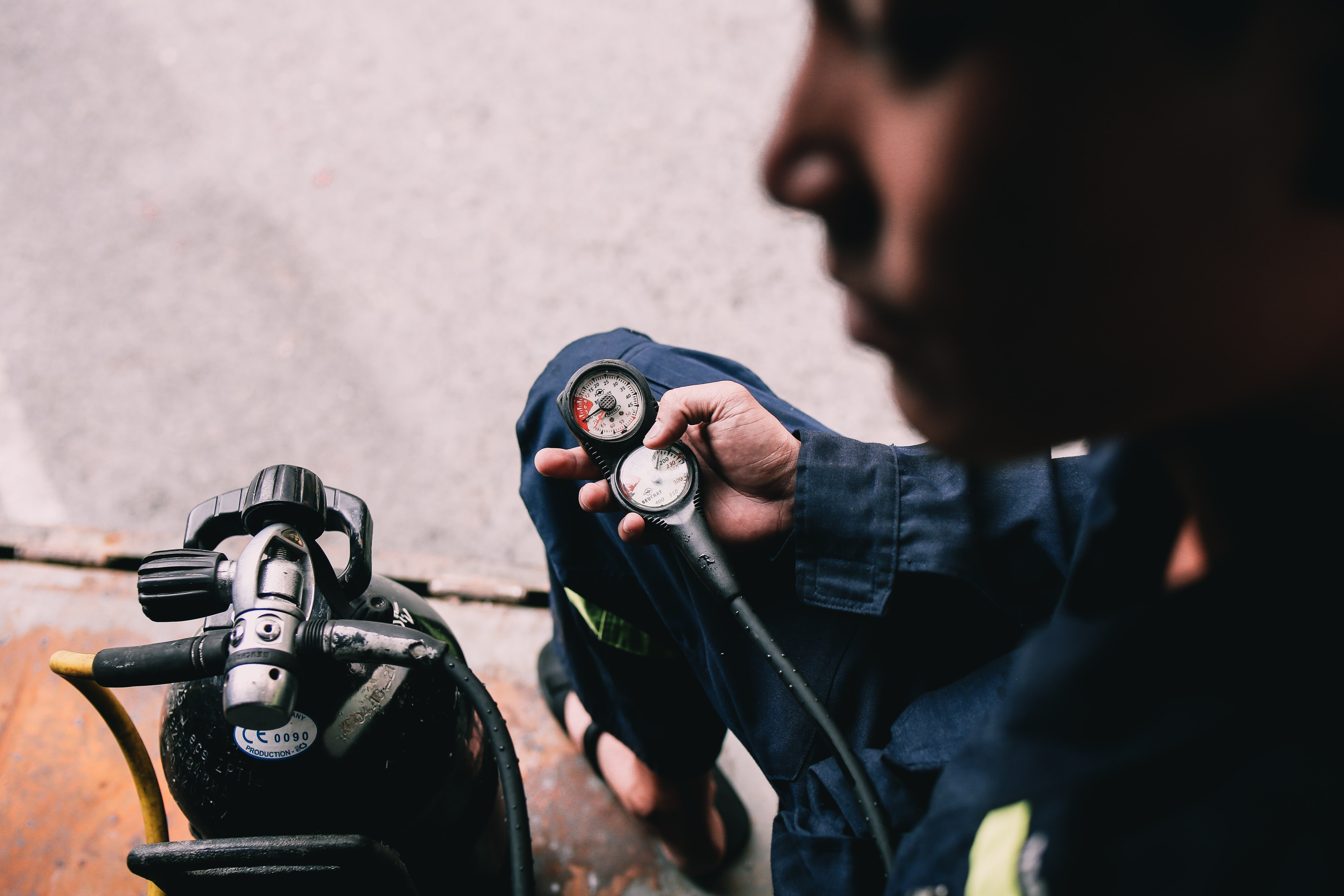 9x dien trai lam linh cuu ho anh 4