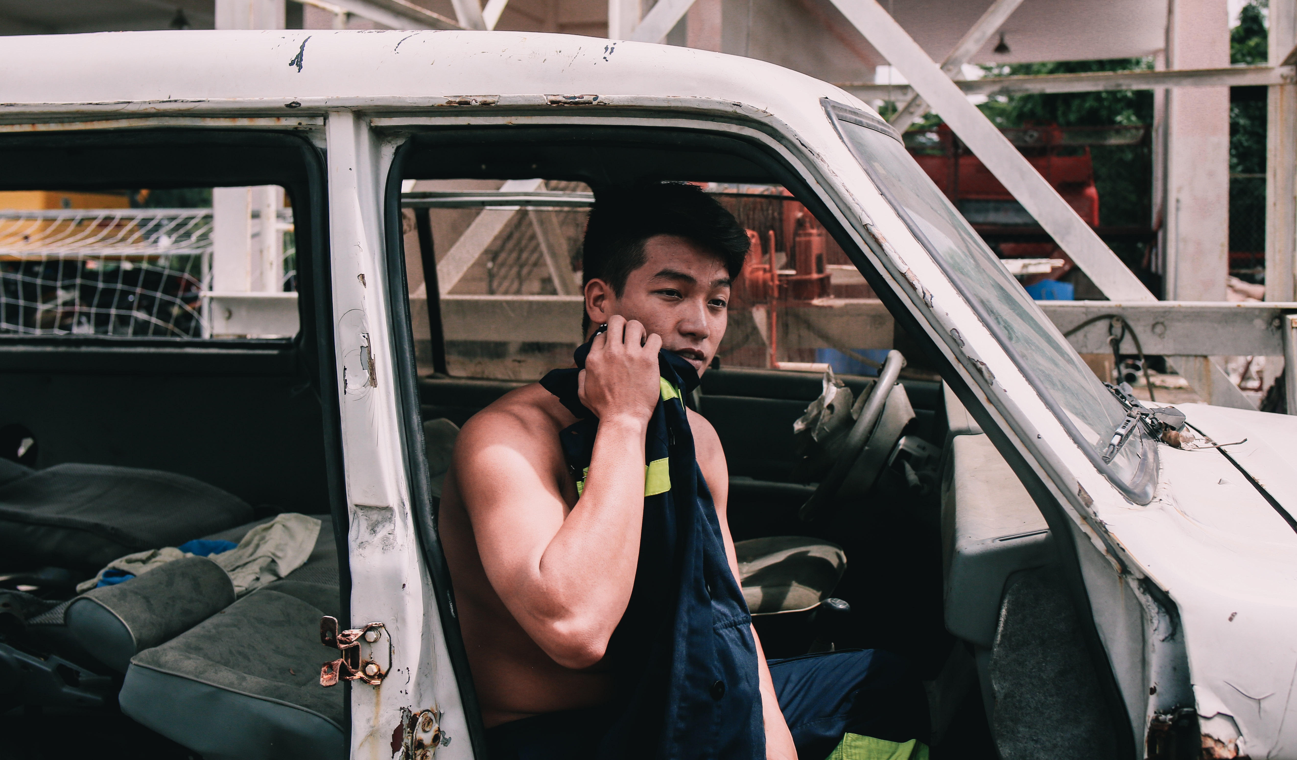 9x dien trai lam linh cuu ho anh 7