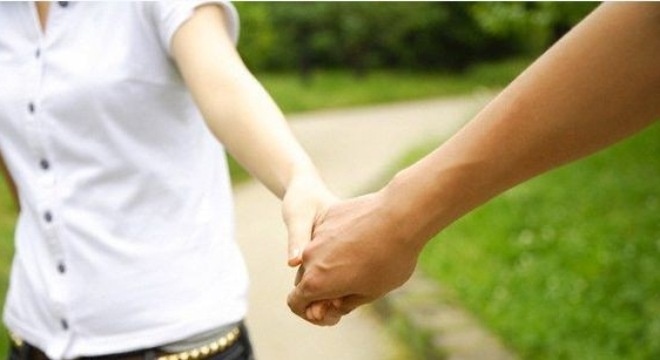 Ru nu sinh lop 9 den nha 'yeu' suot dem hinh anh