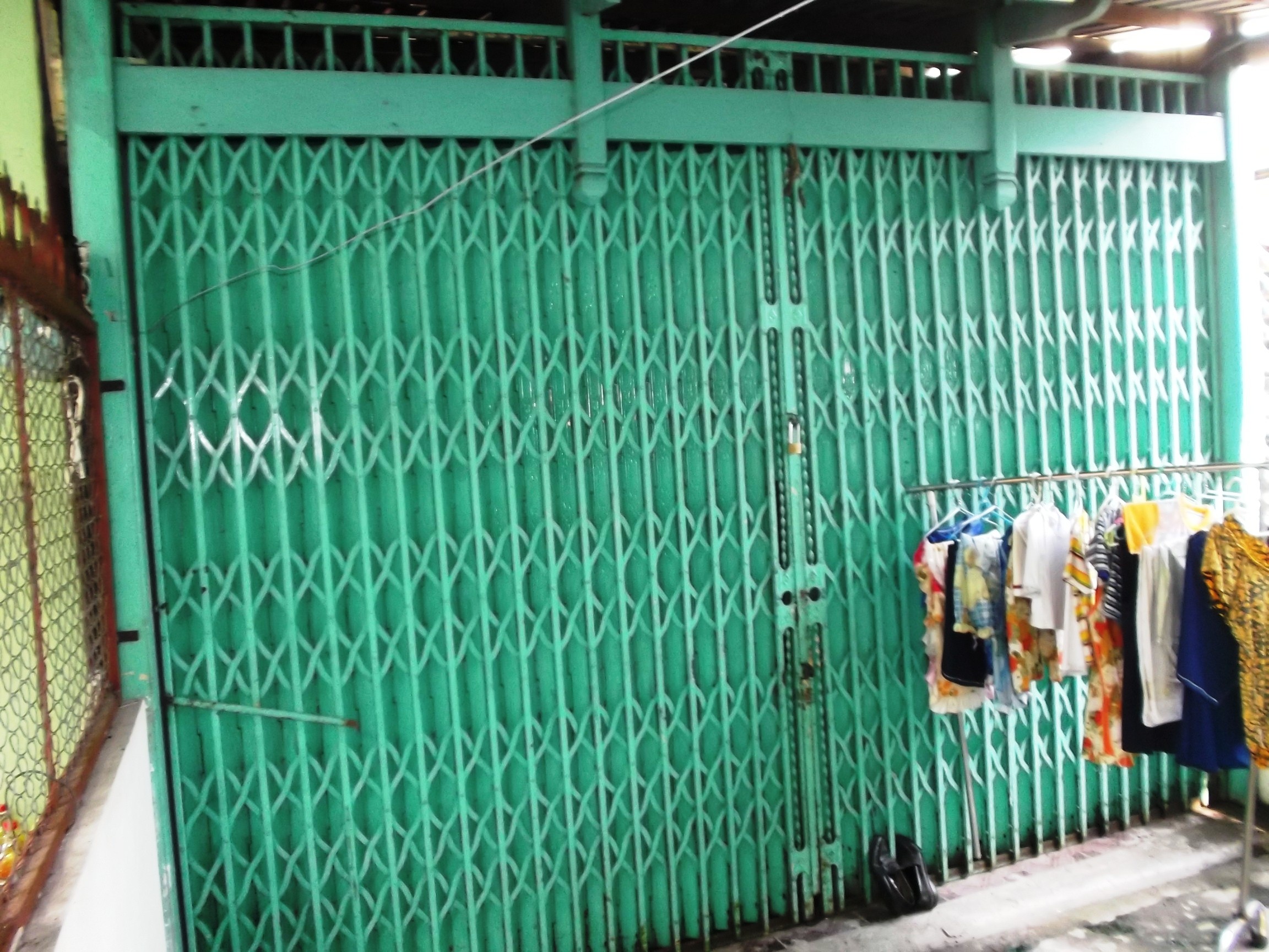 Căn nhà trọ nơi Thủy thuê sống cùng nữ công nhân luôn khóa kín cửa.