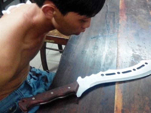 Vac ma tau chua kip chem nguoi thi bi dam chet hinh anh