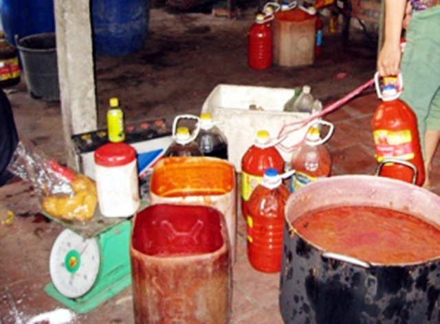 Dung nguyen lieu troi noi che bien gia vi ban Tet hinh anh