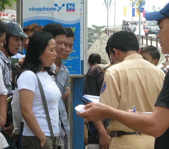 Cung co ho so khoi to nu tai xe tong nga xe cong an hinh anh