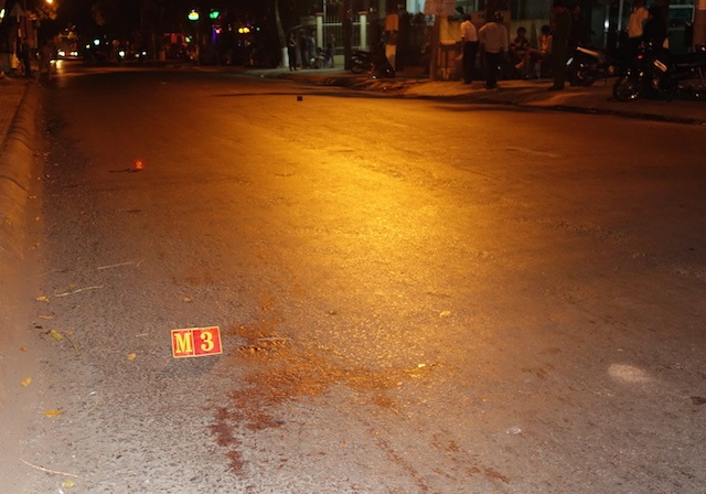 Bi dam chet do doa danh hoi dong nguoi dung xe hinh anh