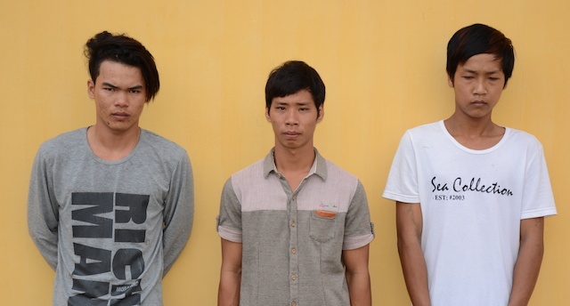 Bi danh gay rang, chan thuong dau trong luc nhau hinh anh