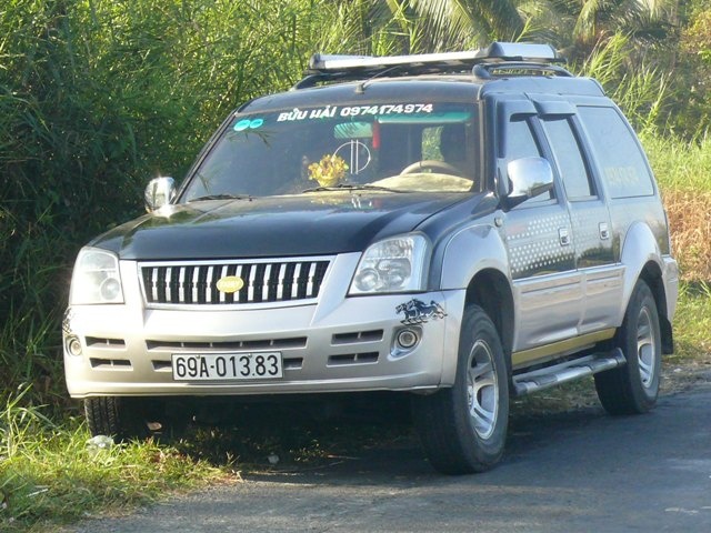 Hang chuc nguoi truy duoi xe hop gay tai nan hinh anh