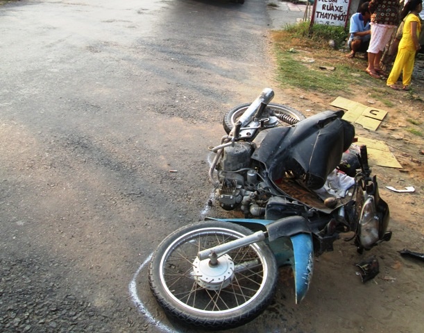 Oto tai tong nguoi cho thuoc la lau vang xa 10 m hinh anh