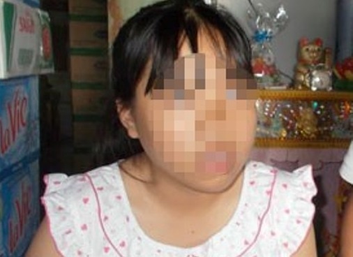 Tro ve sau khi mat tich, nu sinh quen ten cac ban trong lop hinh anh