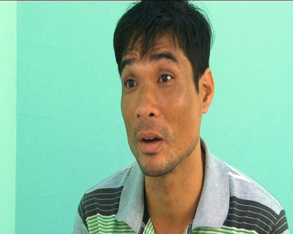 Con trai chu nha nghi dat xe cua khach di ban hinh anh