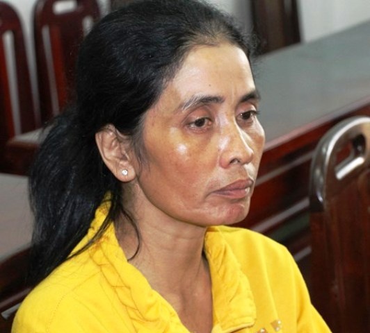 Chau gai dung xang dot chet nguoi thim 87 tuoi luc nua dem hinh anh