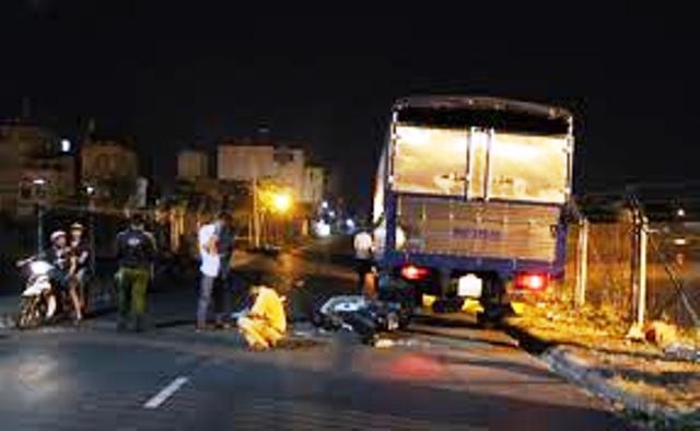 Trung uy cong an tu vong sau va cham voi oto hinh anh